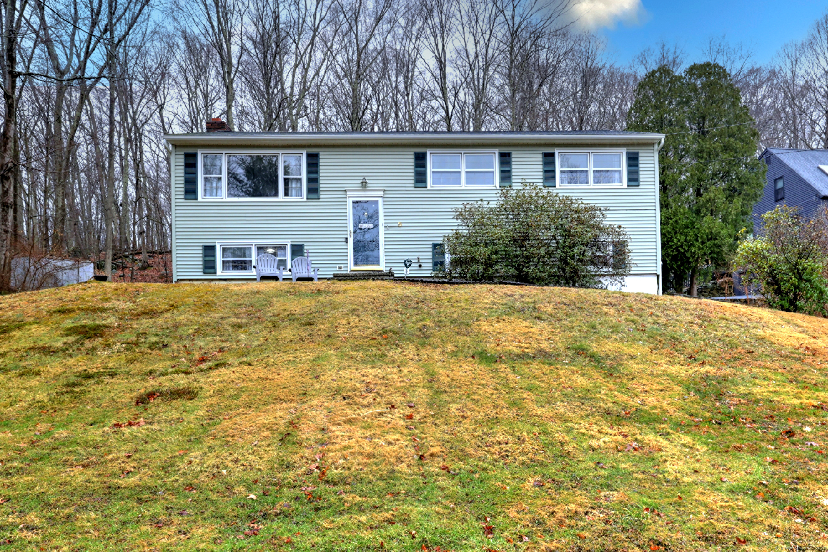 Property for Sale at Scenic View Drive, Newtown, Connecticut - Bedrooms: 3 
Bathrooms: 2 
Rooms: 7  - $465,000