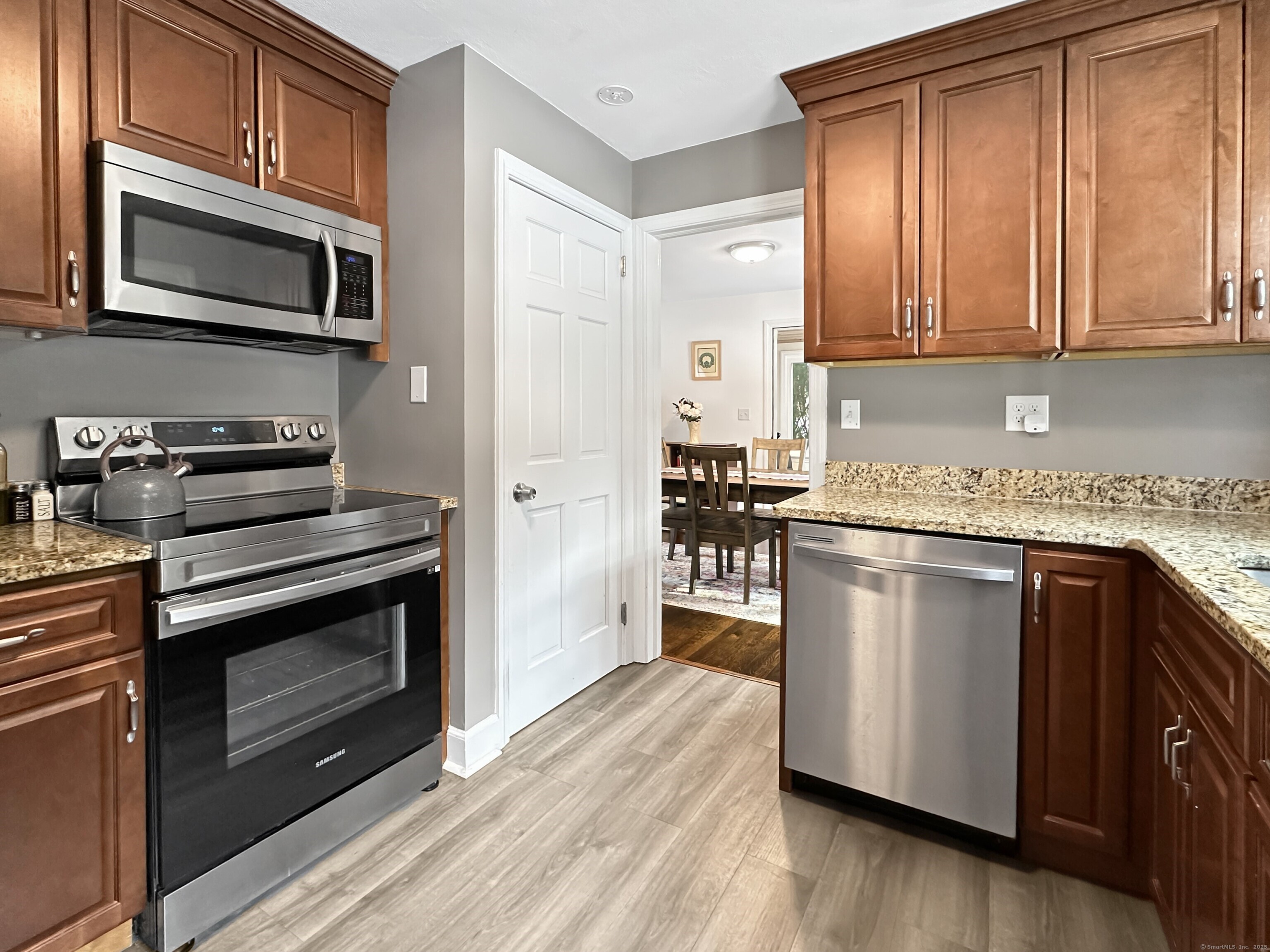 5 Senkow Drive, Waterford, Connecticut image 23