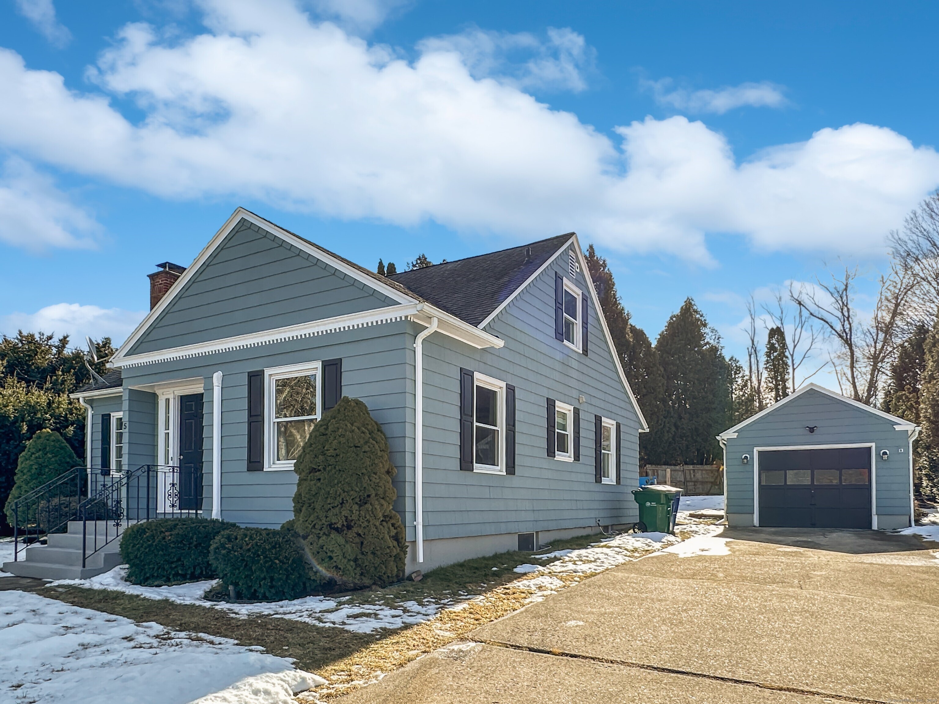 5 Senkow Drive, Waterford, Connecticut image 2