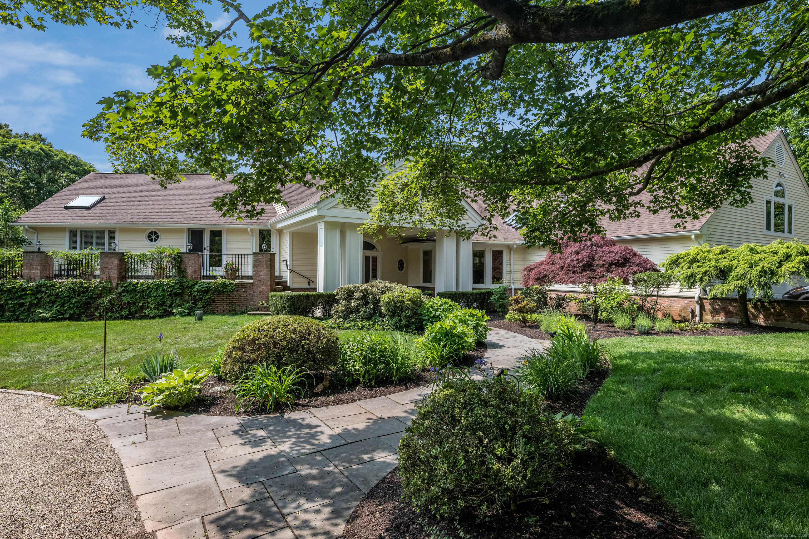 Property for Sale at Northeast Road, Farmington, Connecticut - Bedrooms: 4 
Bathrooms: 5.5 
Rooms: 13  - $1,265,000