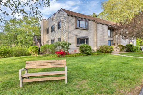 91 Riverview Road APT 9B East Lyme CT 06357