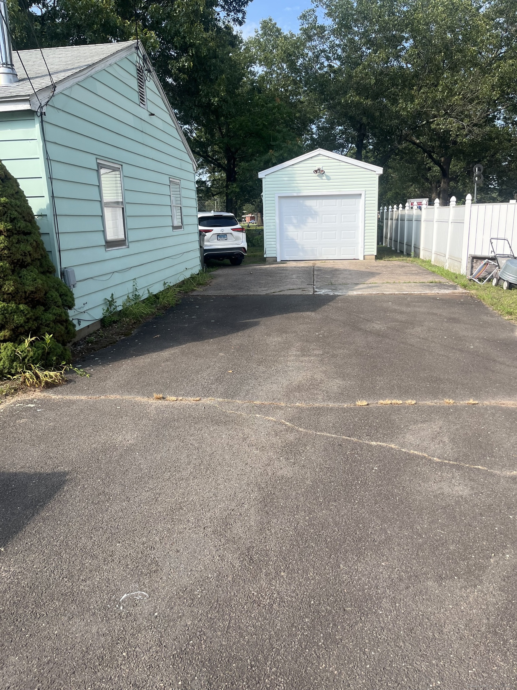 428 Litchfield Drive