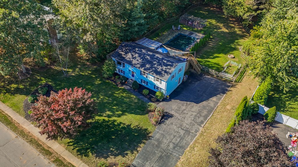 Photo of 25 Yorktown Road, Southington, CT 06489 (MLS # 24126808)