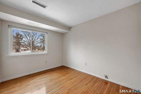 Tiny photo for 17 Maple Lane #17, Avon, CT 06001 (MLS # 24154702)