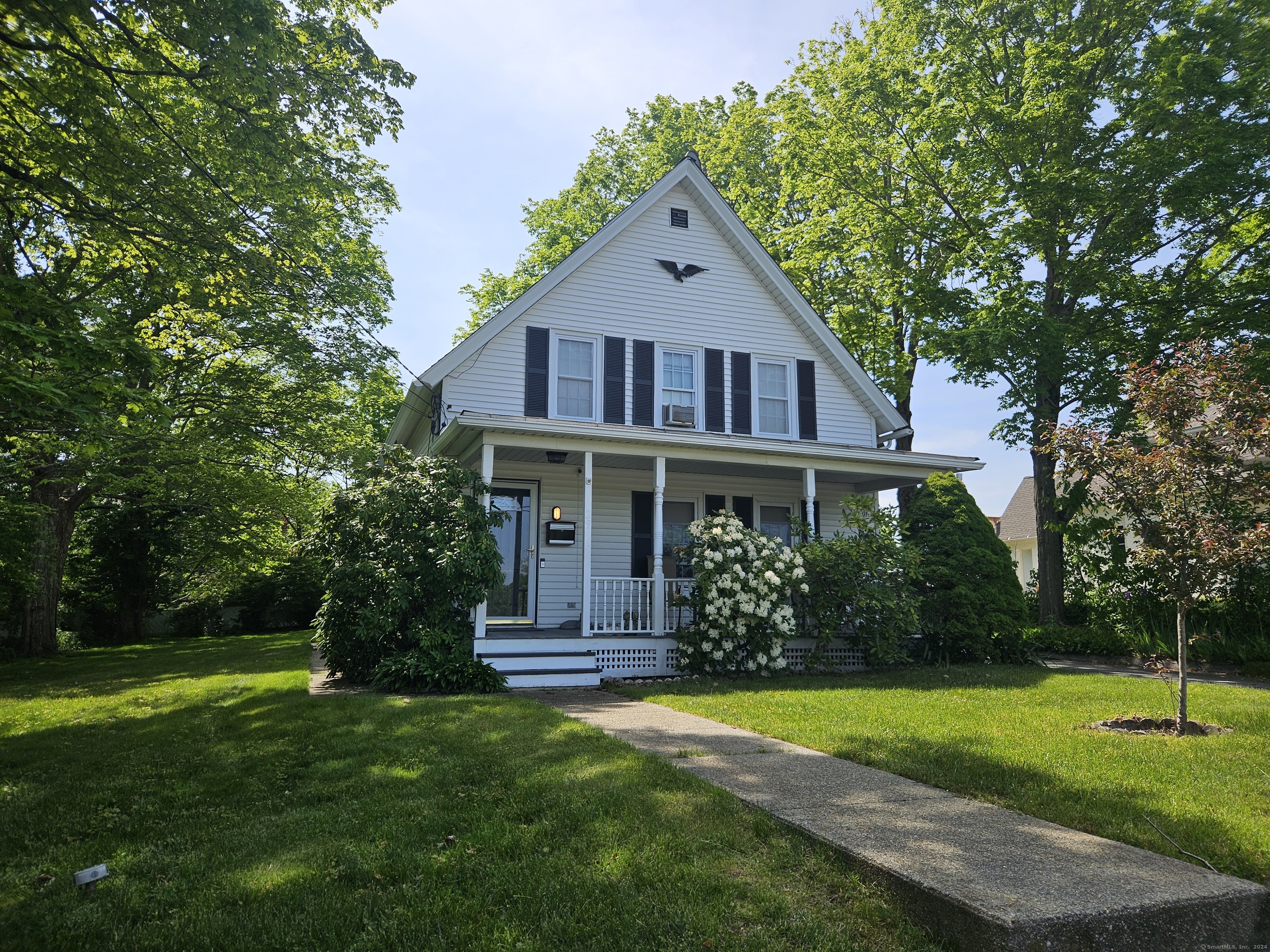 29 Maple Street, Killingly, Connecticut - 3 Bedrooms  
1 Bathrooms  
8 Rooms - 