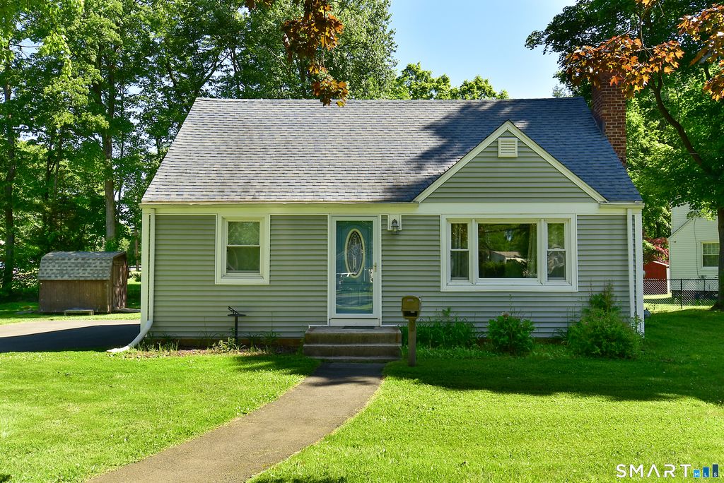 Photo of 82 Rood Avenue, Windsor, CT 06095 (MLS # 24181248)