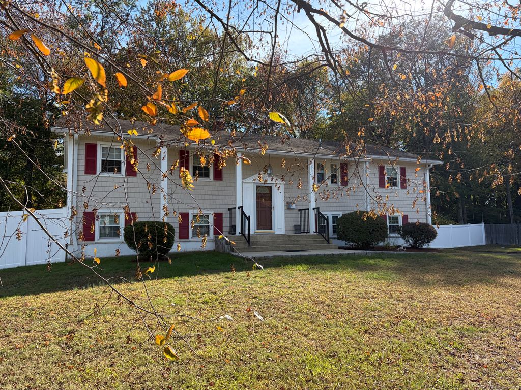 Photo of 11 Mark Drive, Norwalk, CT 06851 (MLS # 24134517)
