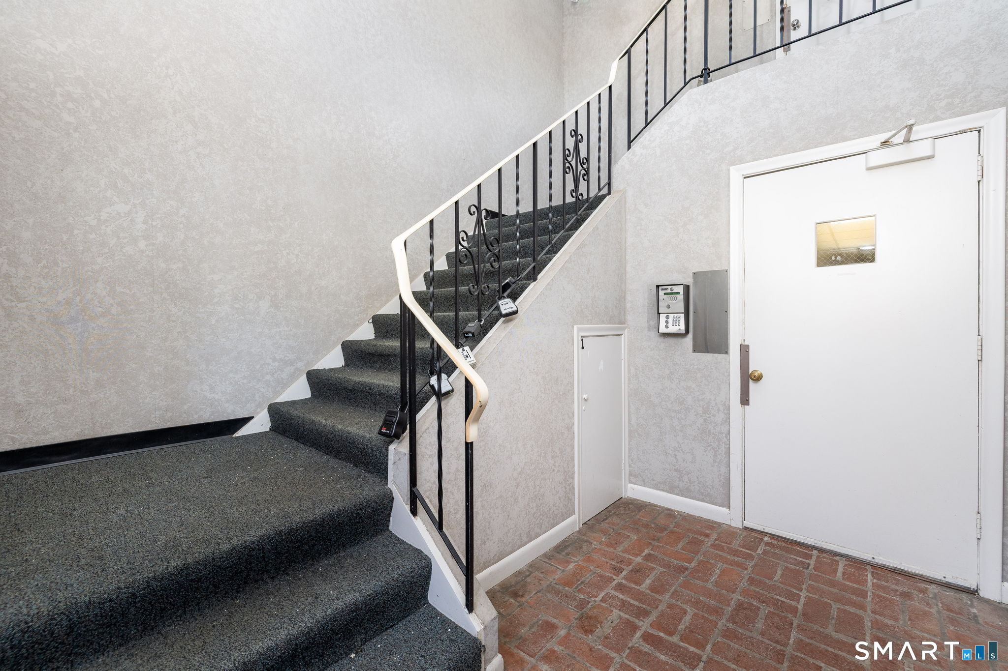 117 Shadow Lane APT B1