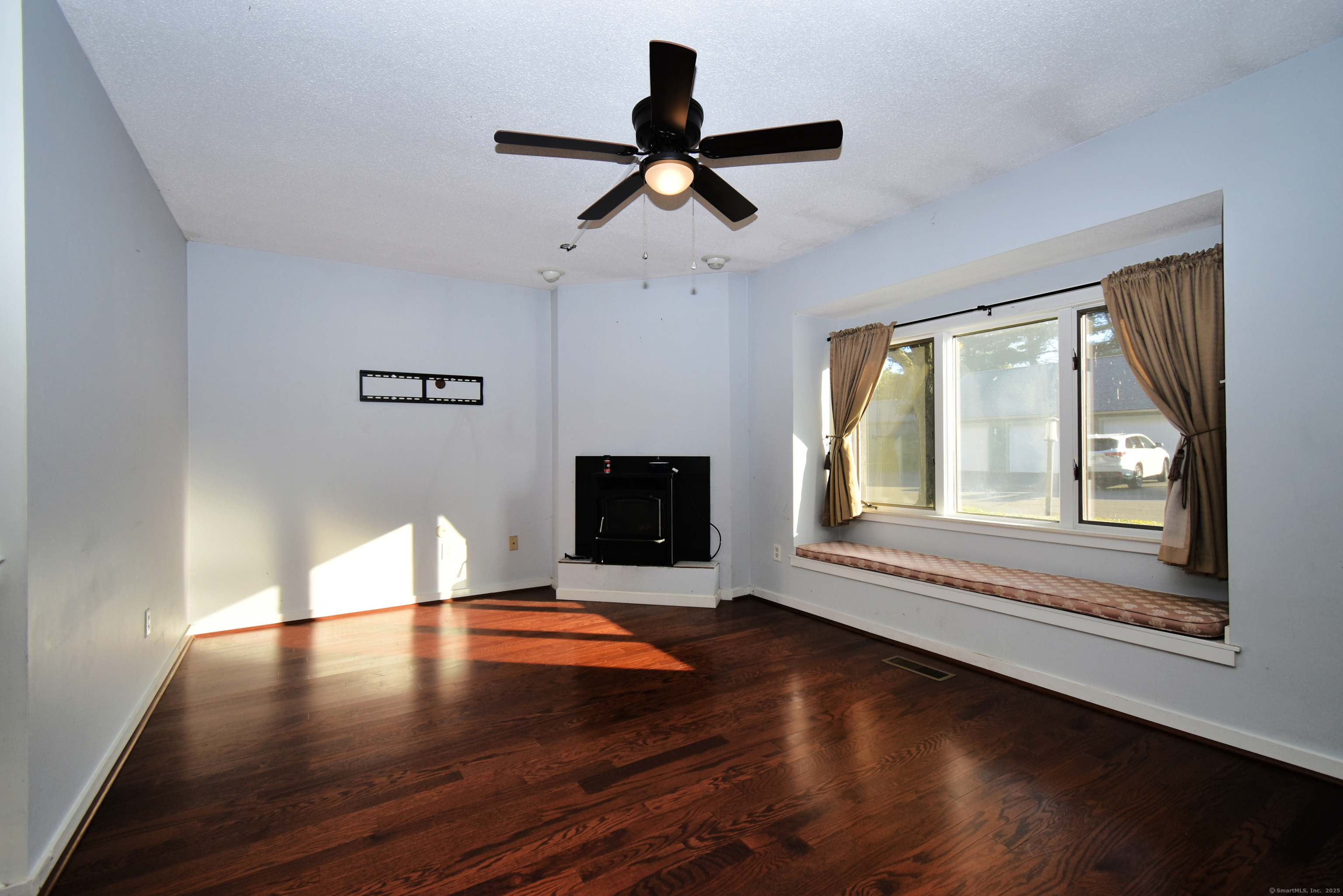 1469 Farmington Avenue 58