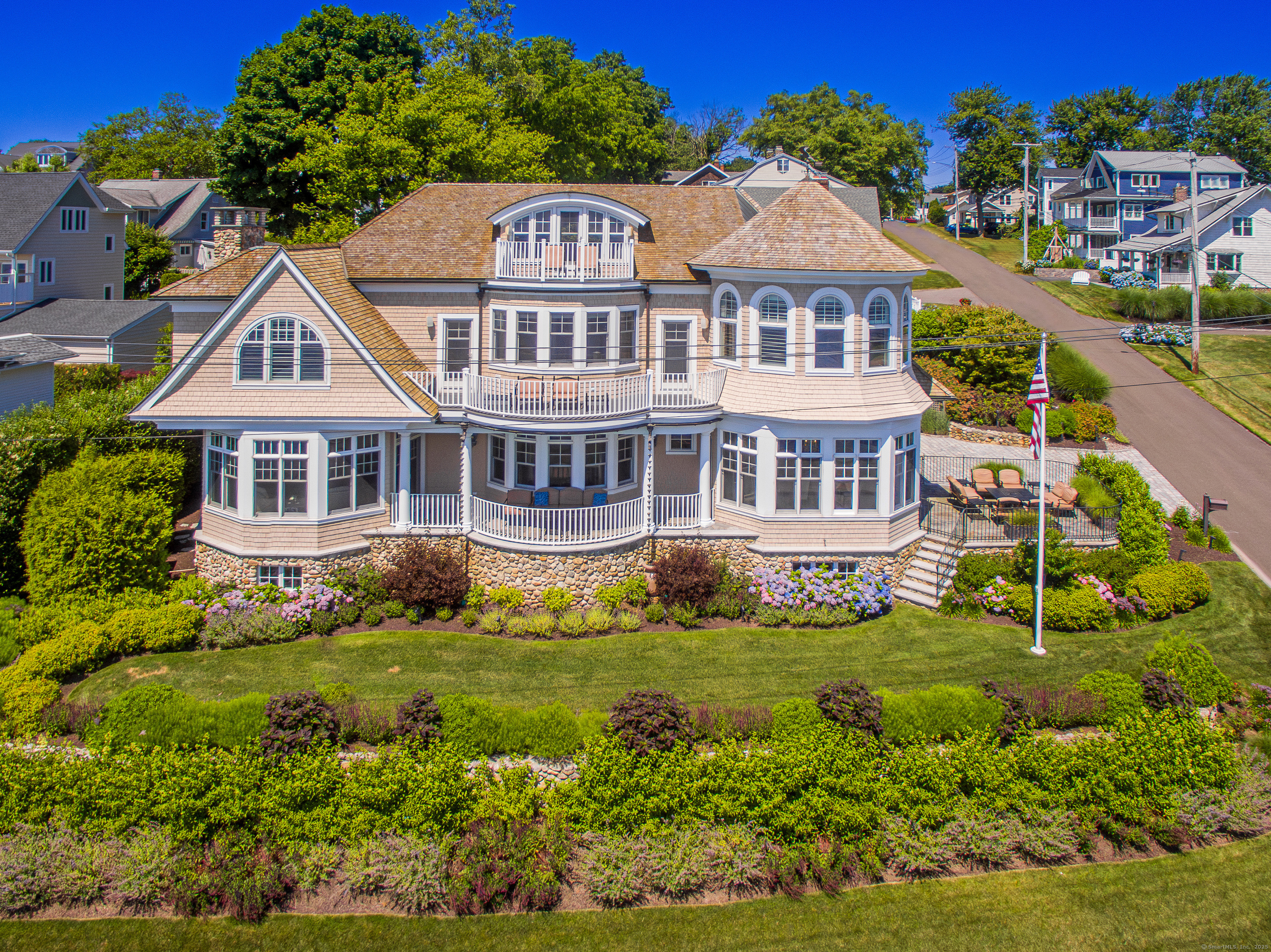 Property for Sale at Morningside Drive, Milford, Connecticut - Bedrooms: 4 
Bathrooms: 5.5 
Rooms: 15  - $3,075,000