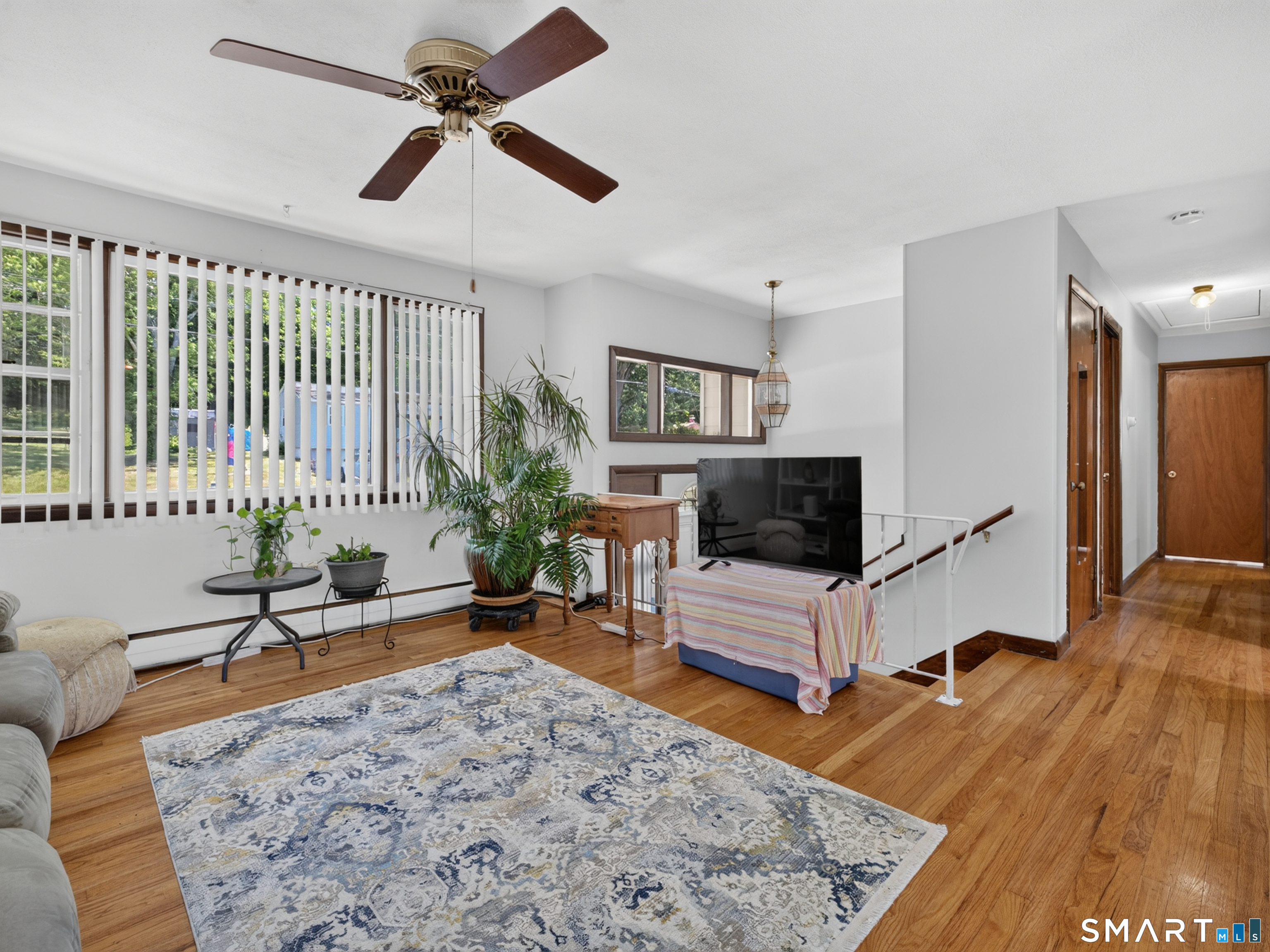 6 Willow Lane