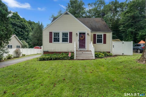 Homes For Sale - 24 Bailey Avenue<br/> Wallingford, CT 06492