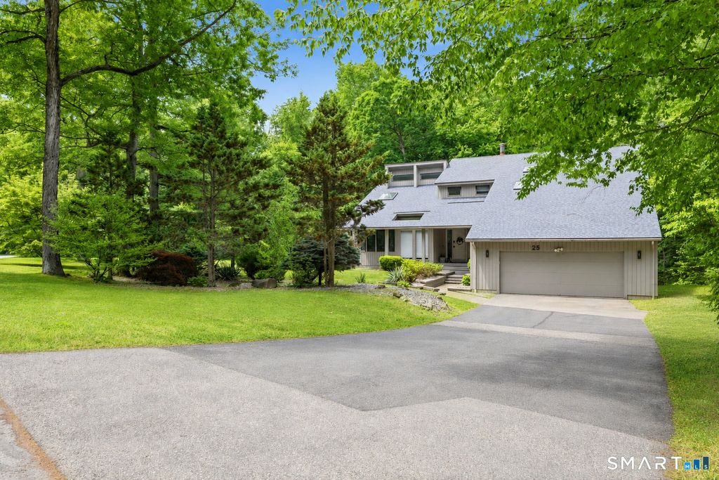 Photo of 25 Eagle Rock Trail, Marlborough, CT 06447 (MLS # 24183277)