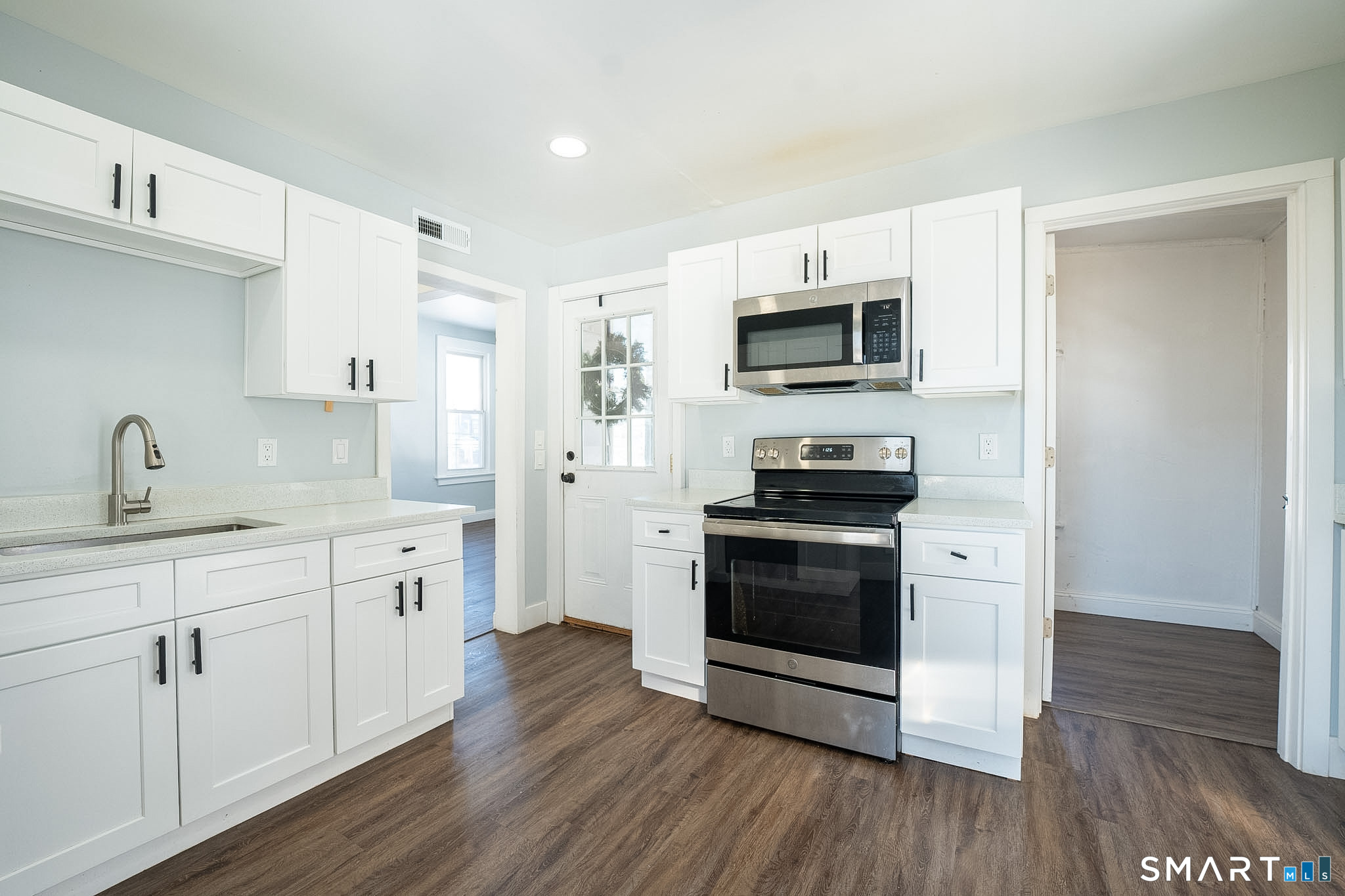 121 Hawthorne Avenue