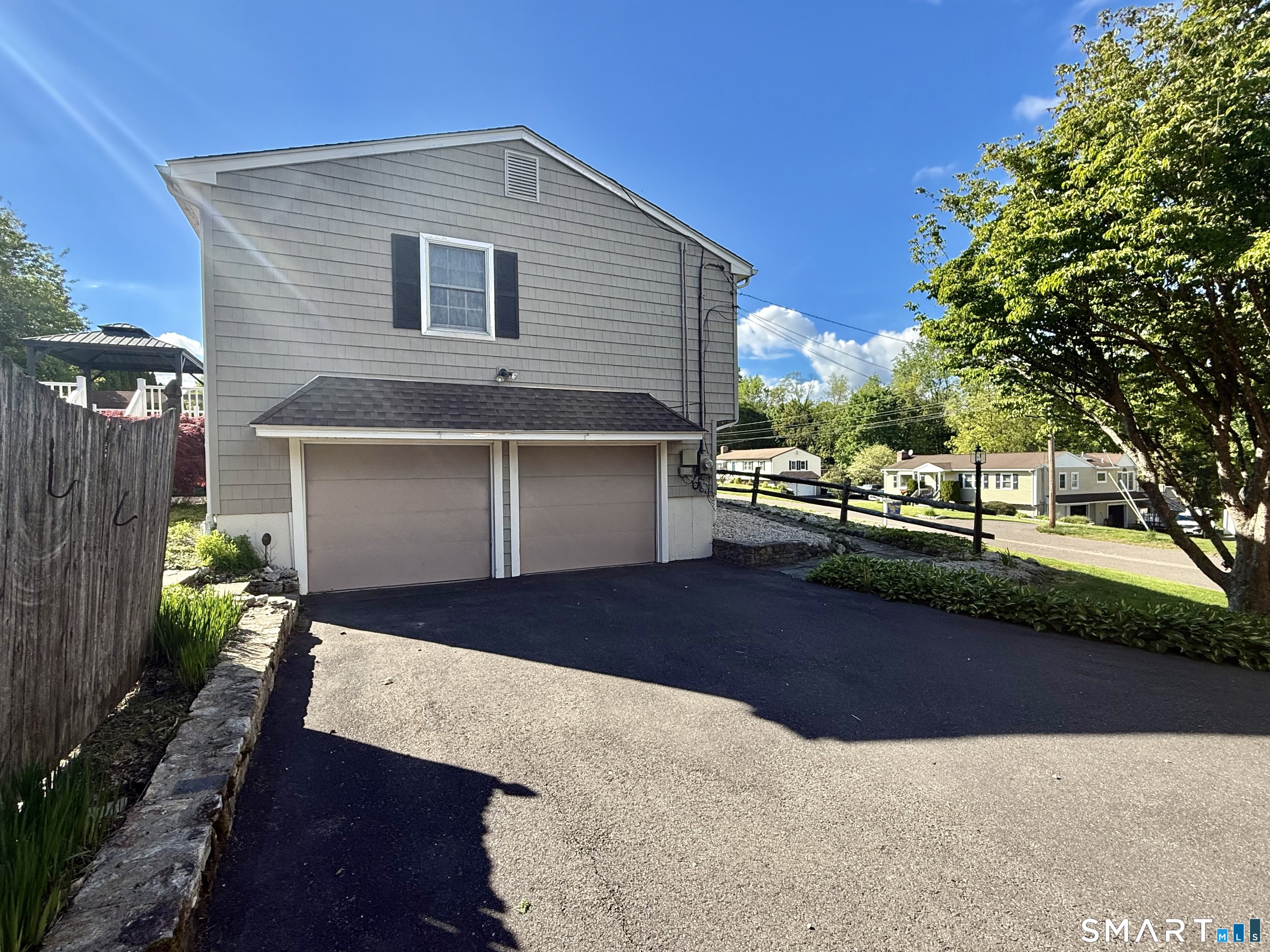 14 Poplar Drive