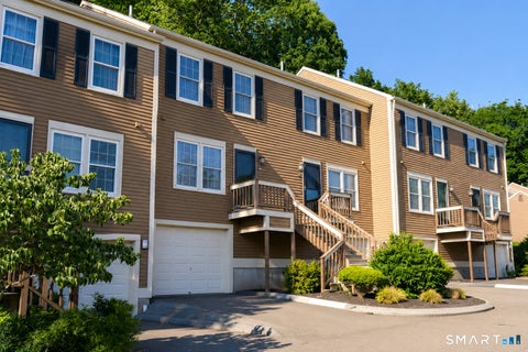 Condo For Sale - 102 Foxbridge Village Road #102<br/> New Haven County, Branford, CT 06405