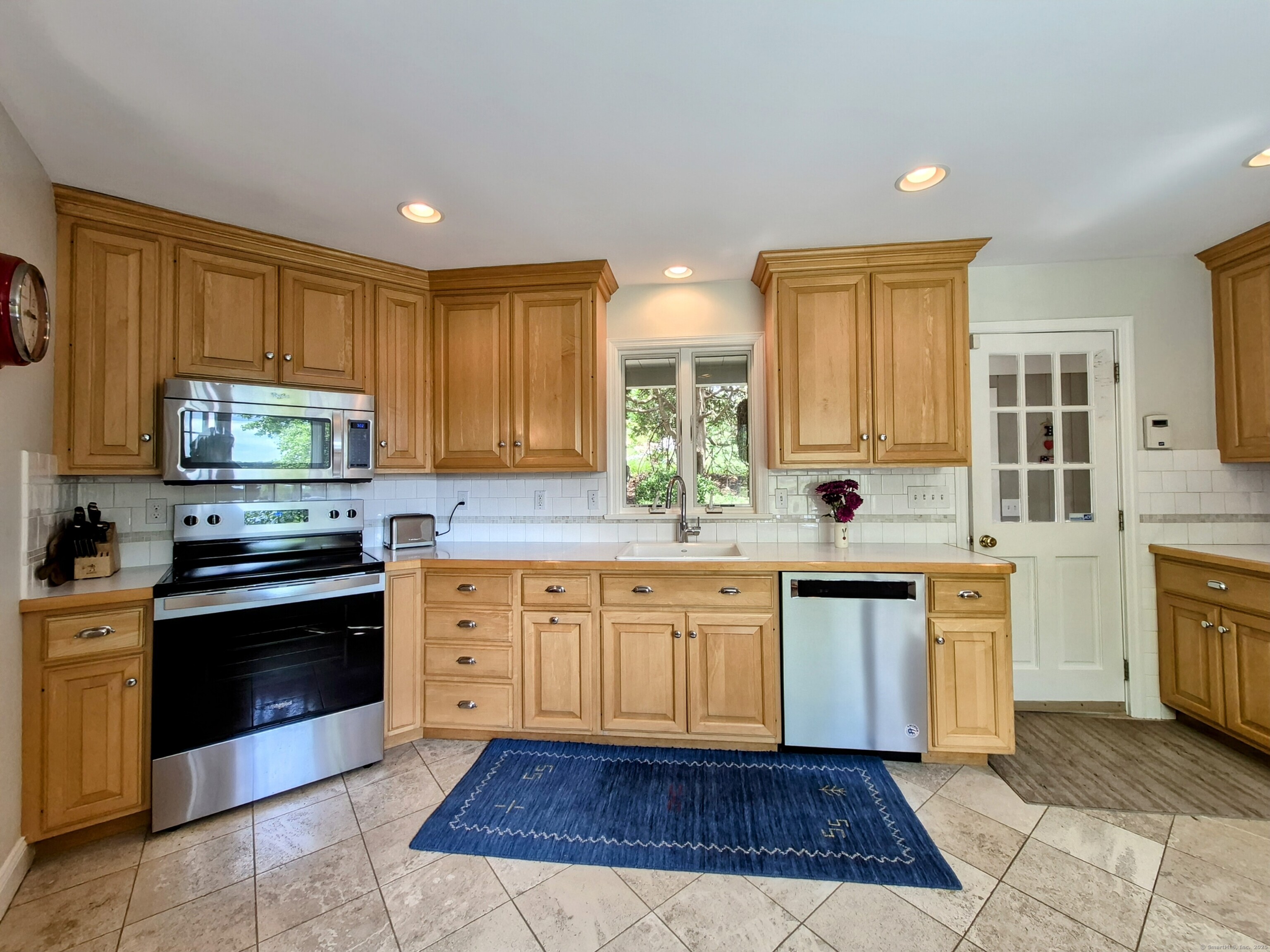 2 Ridgewood Drive, Danbury, Connecticut image 17