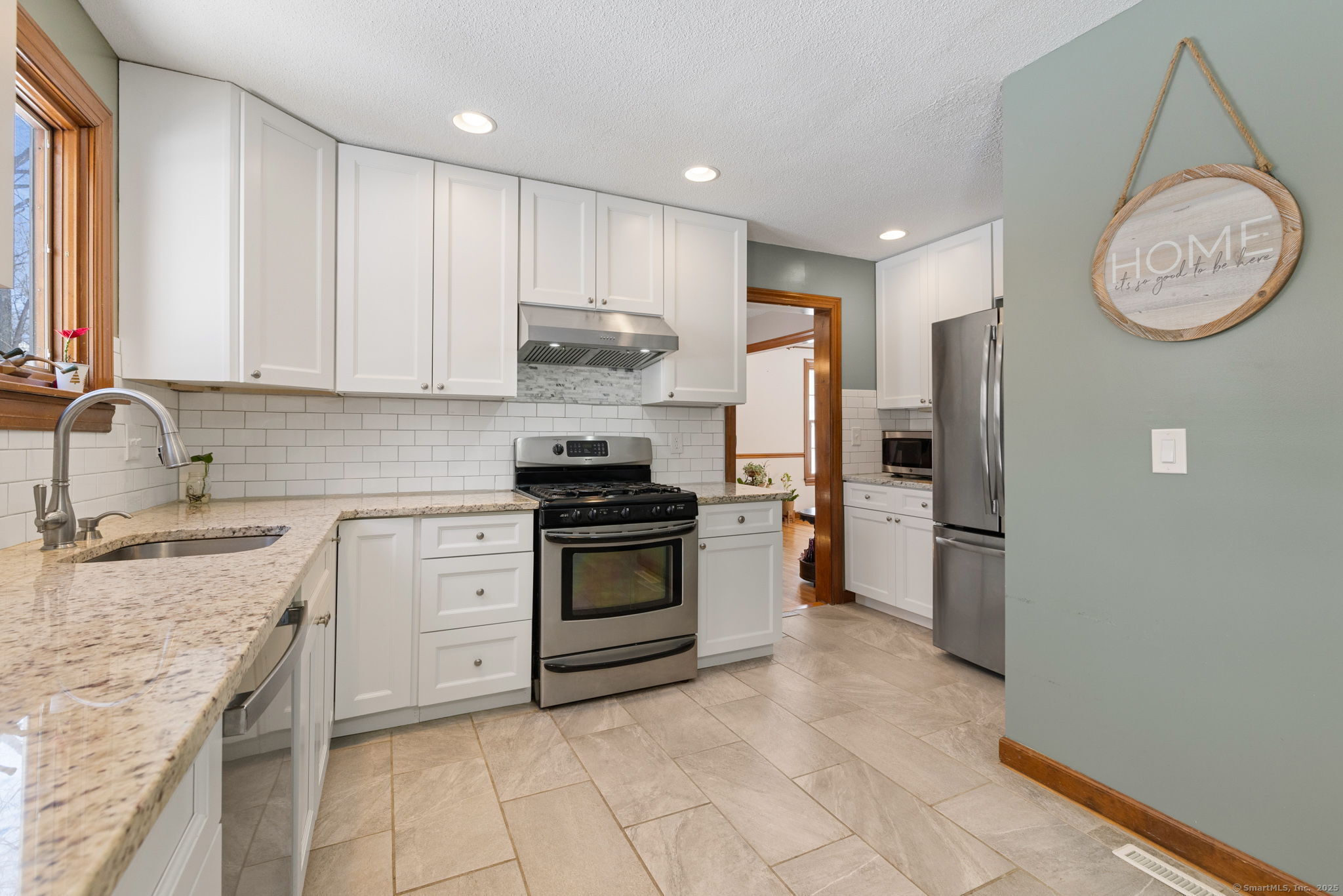 24 Elna Drive, Tolland, Connecticut image 5