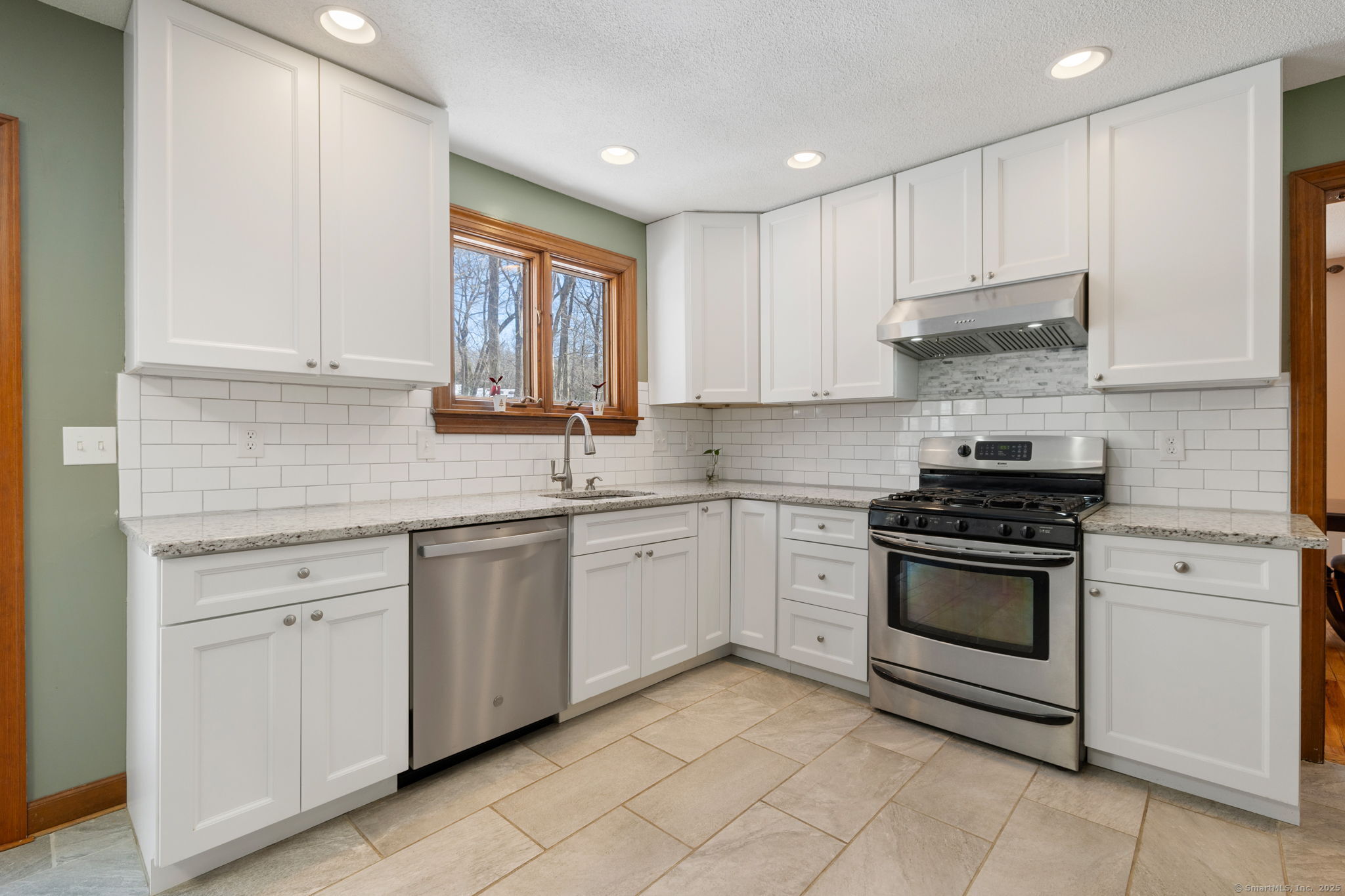 24 Elna Drive, Tolland, Connecticut image 3