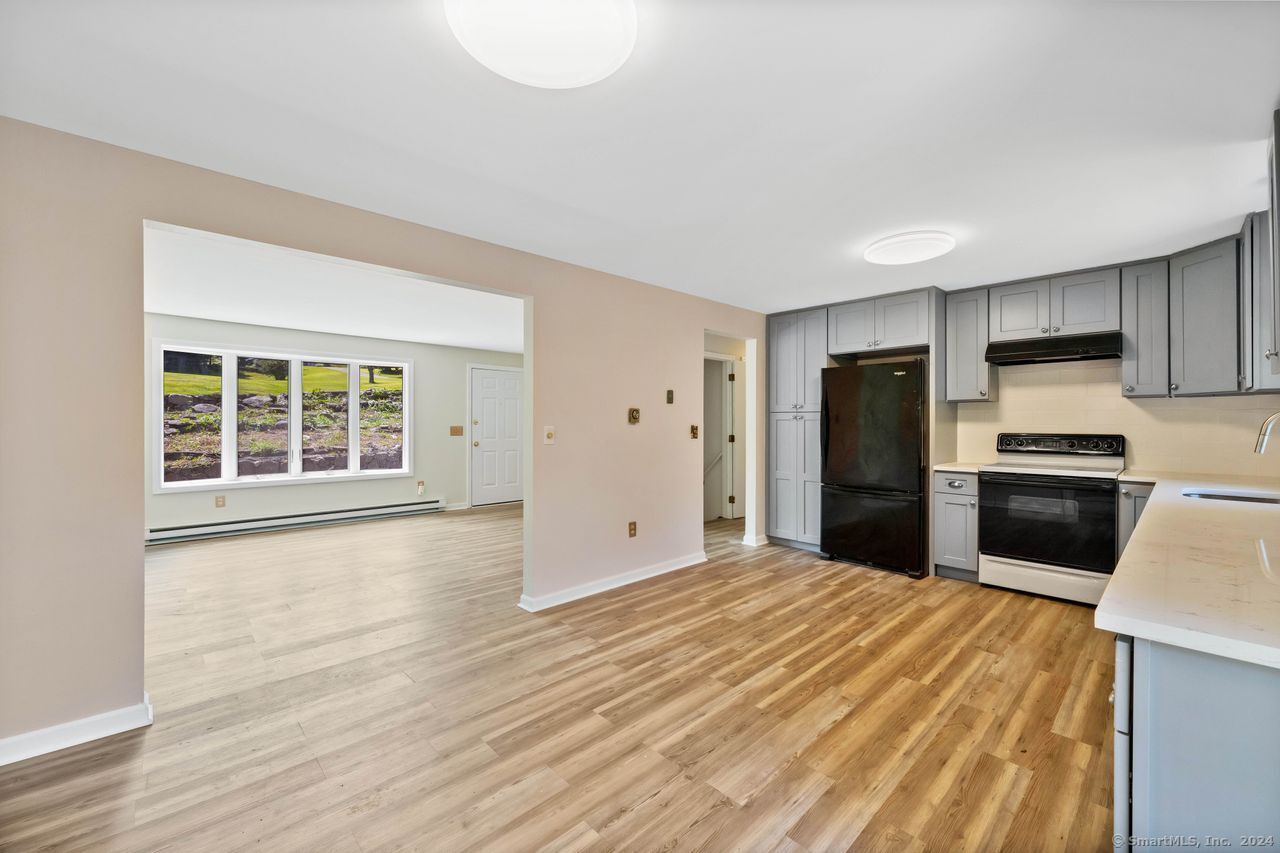 395 Washington Road, Plymouth, Connecticut image 16