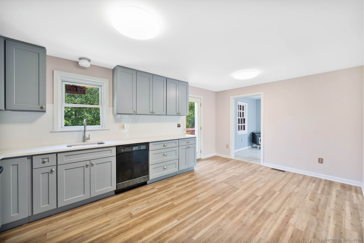 395 Washington Road, Plymouth, Connecticut image 18