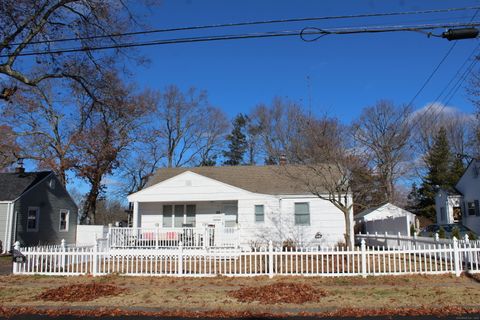 Photo of 98 Shadycrest Drive, East Hartford, CT 06118 (MLS # 24142180)