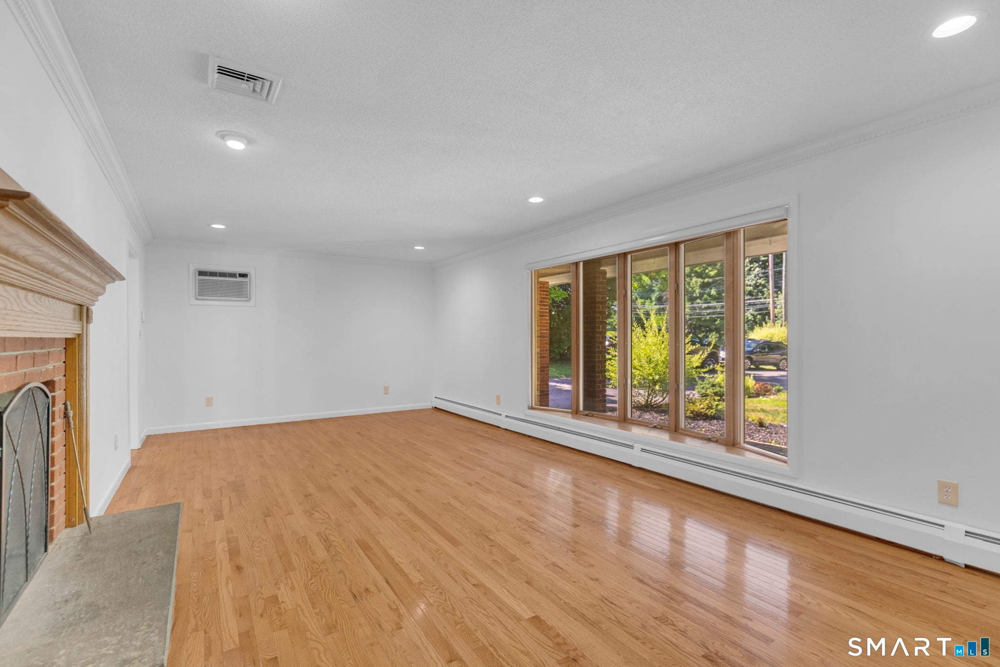 2595 Albany Avenue