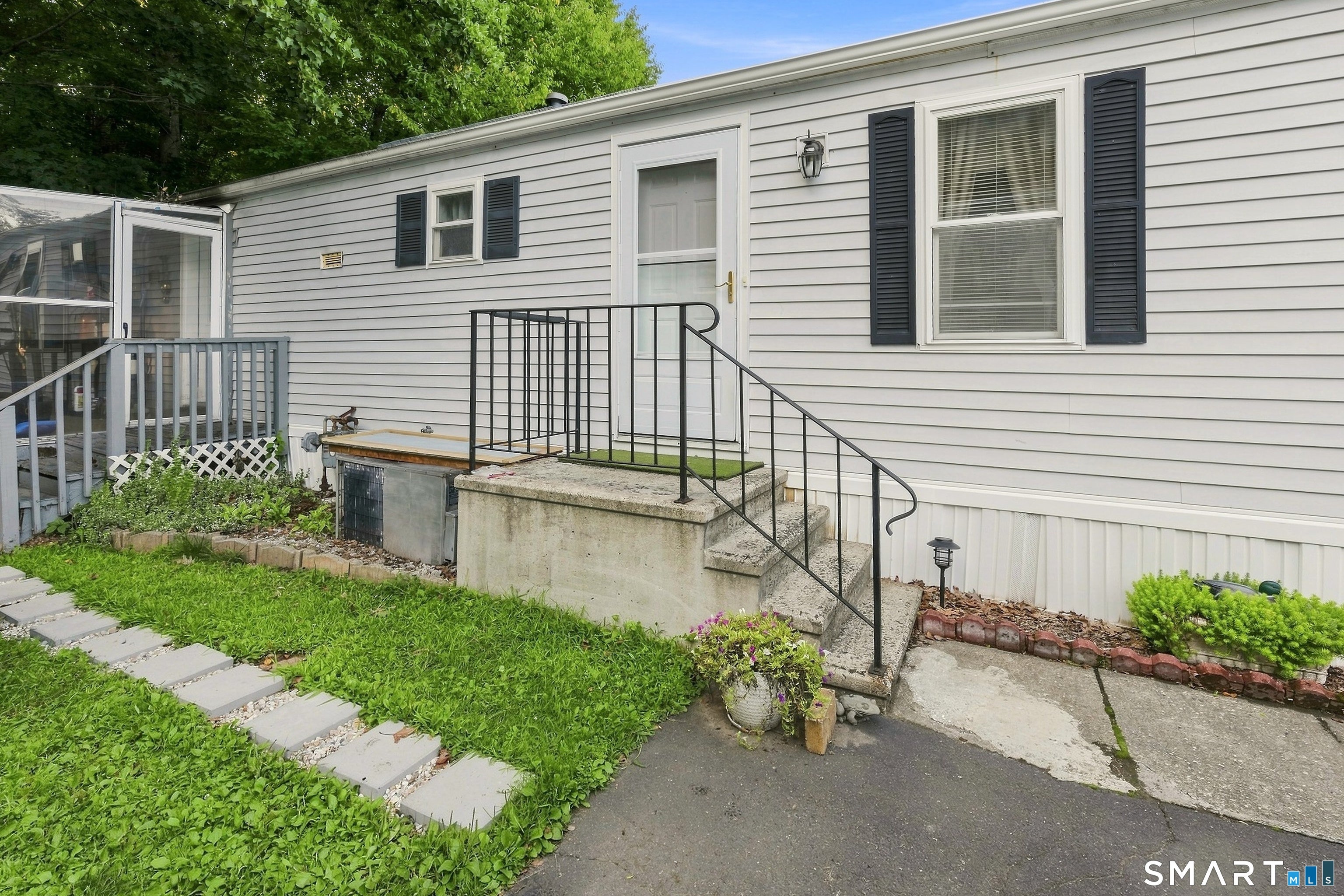28 Woodland Park