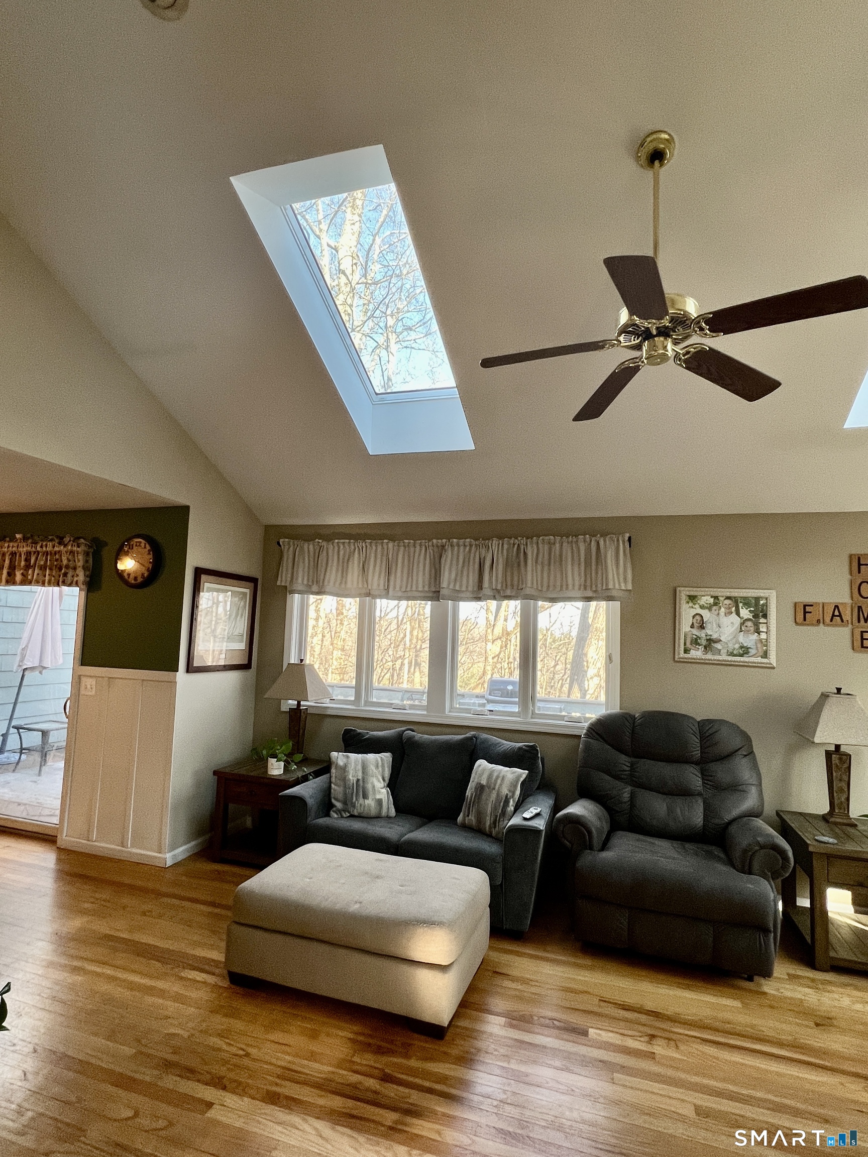 302 Cliffside Drive + Garage G82