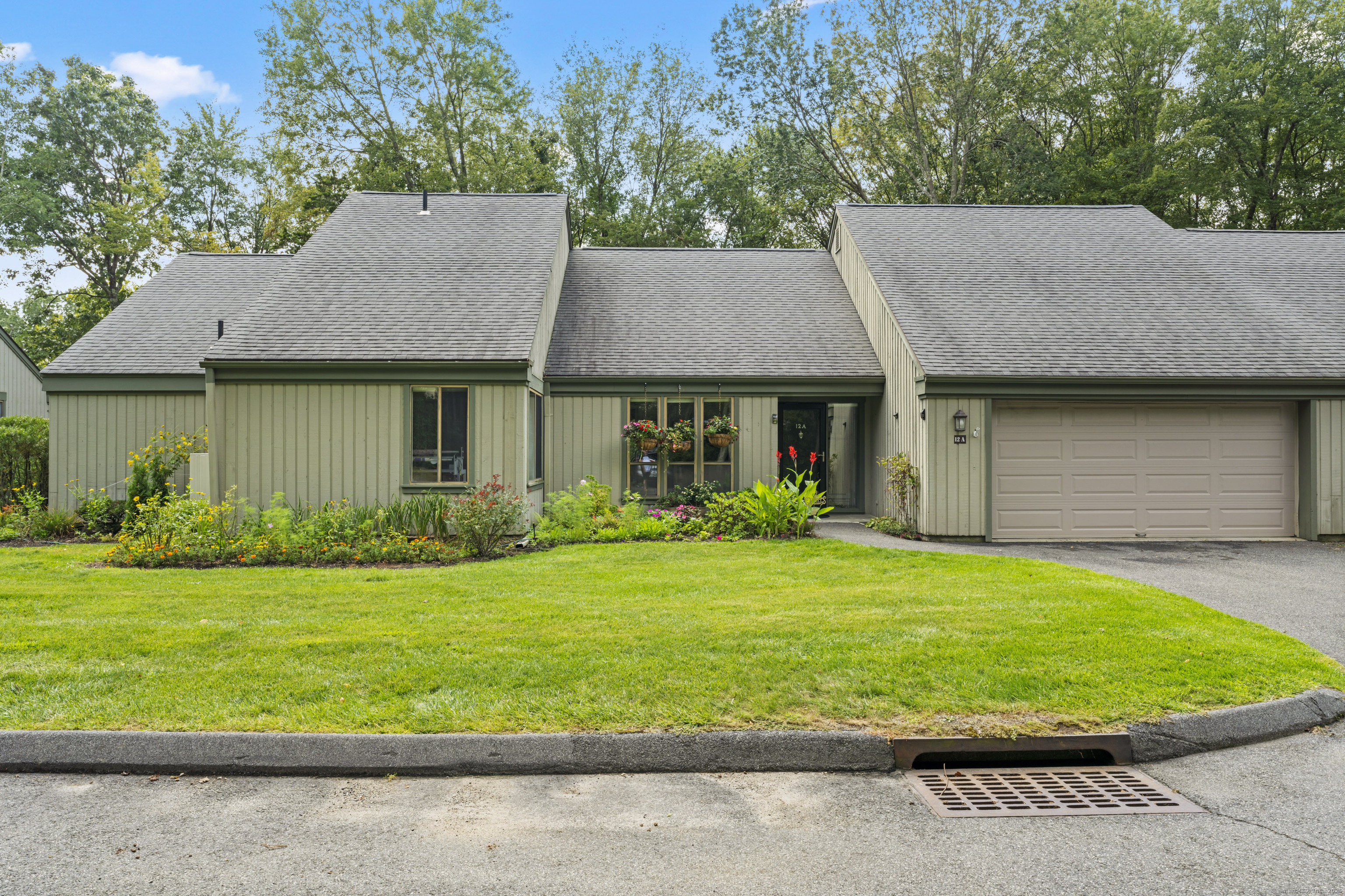 12 Heritage Crest A