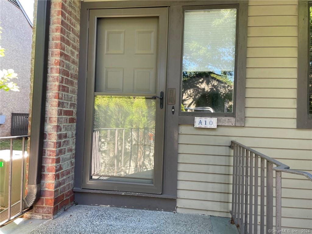 2289 Bedford Street A10, Stamford, Connecticut - 1 Bedrooms  1.5 Bathrooms  4 Rooms - 