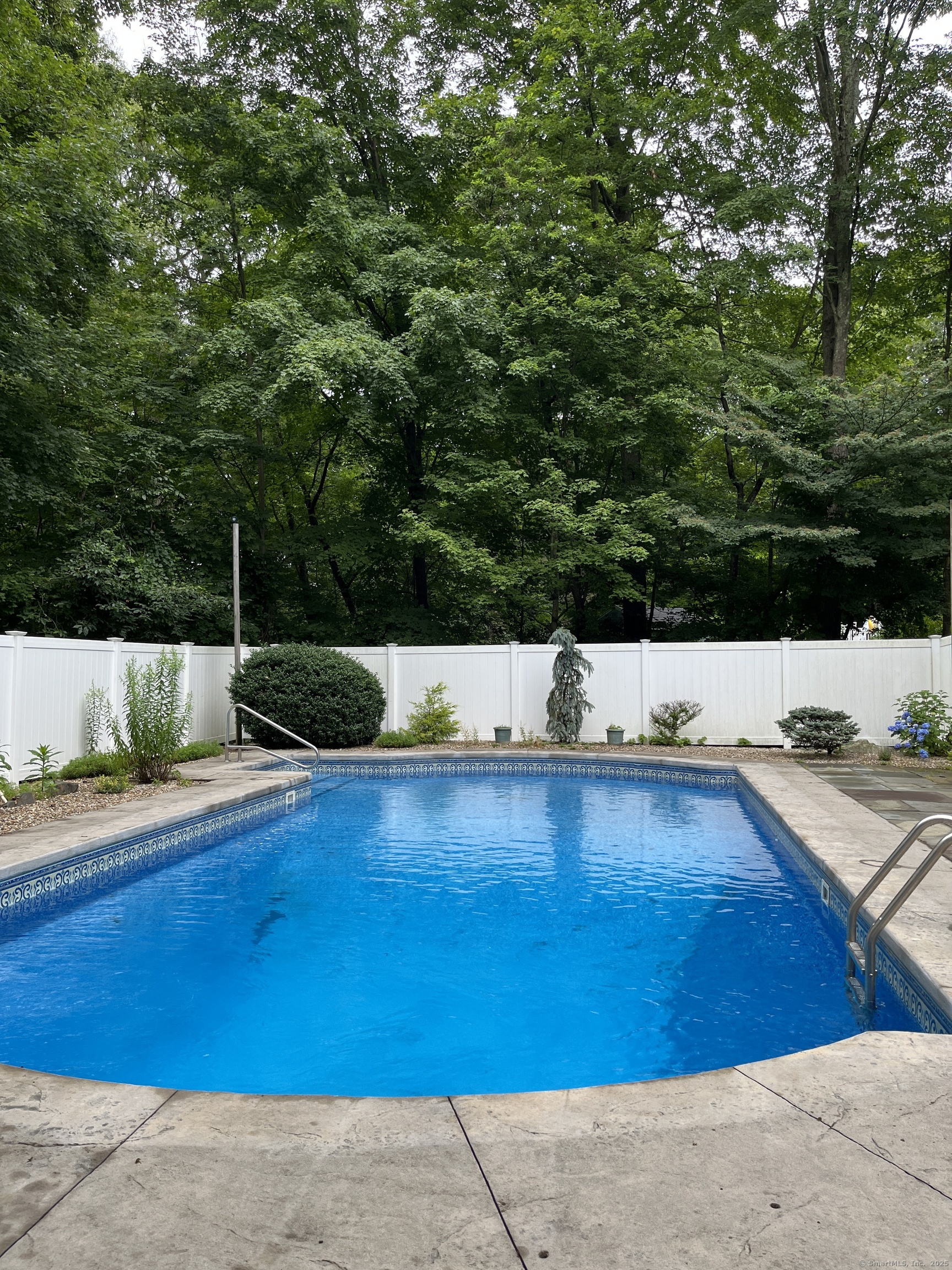 6 Robert Frost Drive