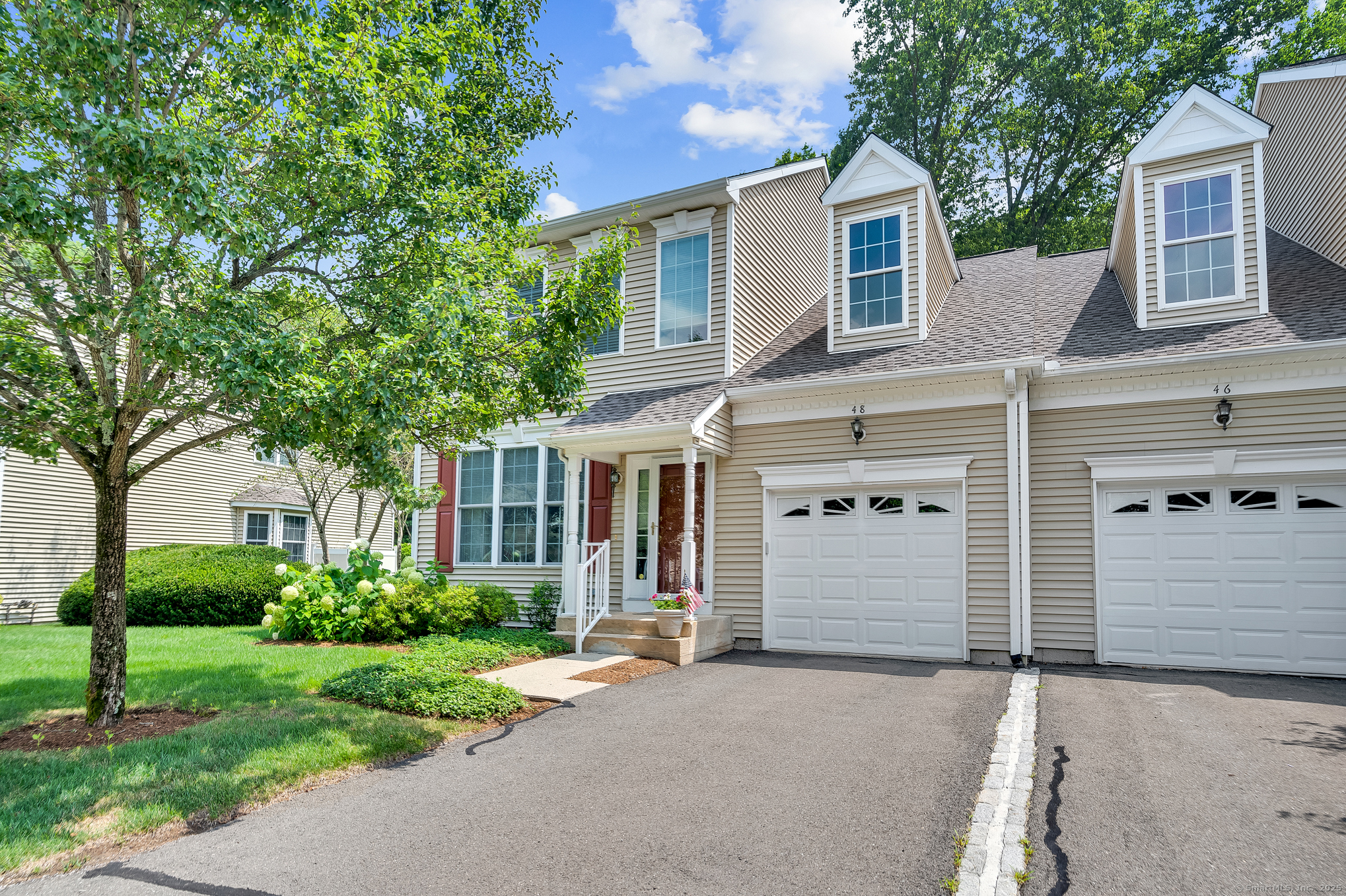 North Haven, Connecticut 06473, United States, 3 Bedrooms Bedrooms, ,3 BathroomsBathrooms,Residential,Active,178441