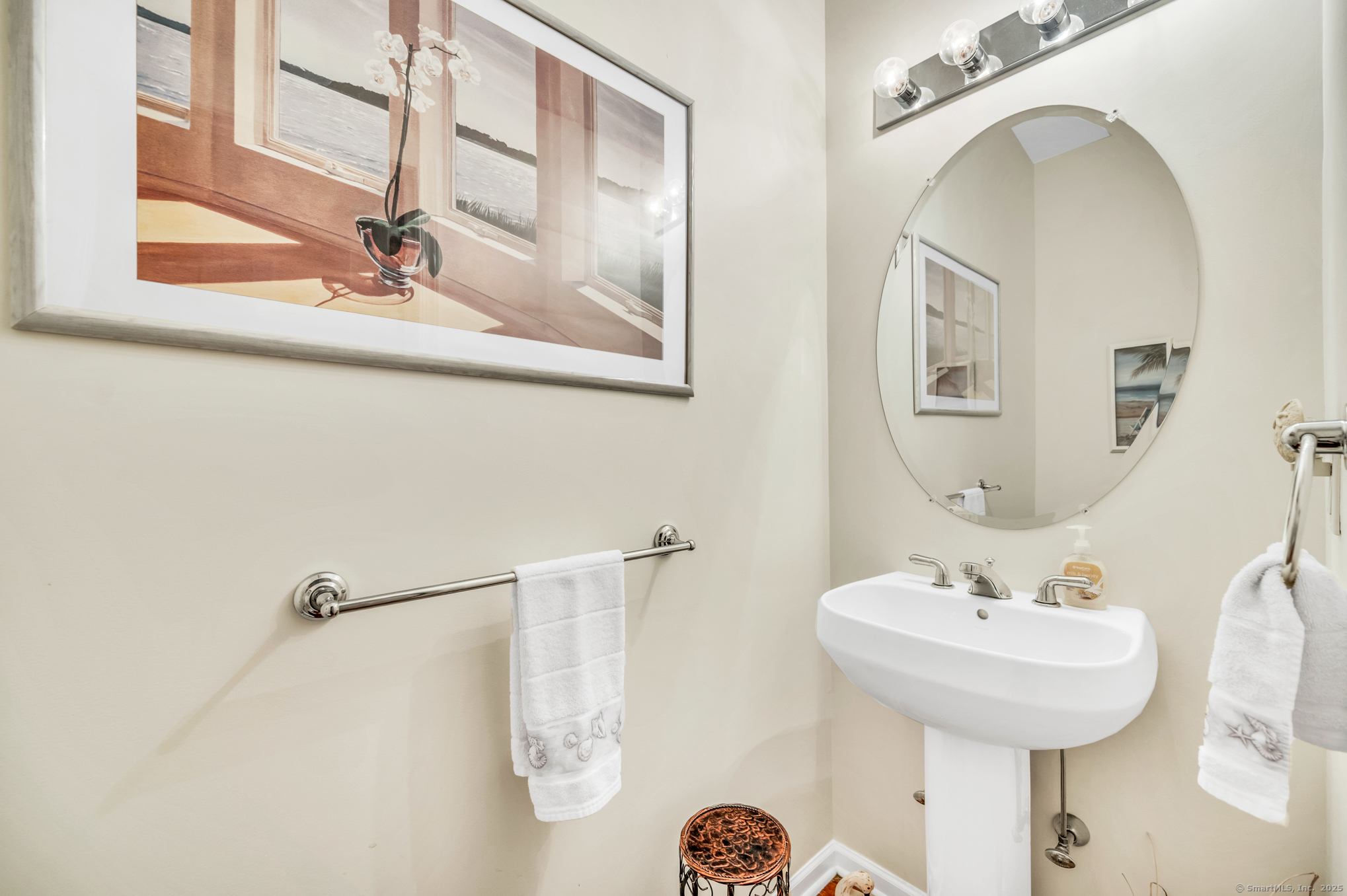 North Haven, Connecticut 06473, United States, 3 Bedrooms Bedrooms, ,3 BathroomsBathrooms,Residential,Active,178441