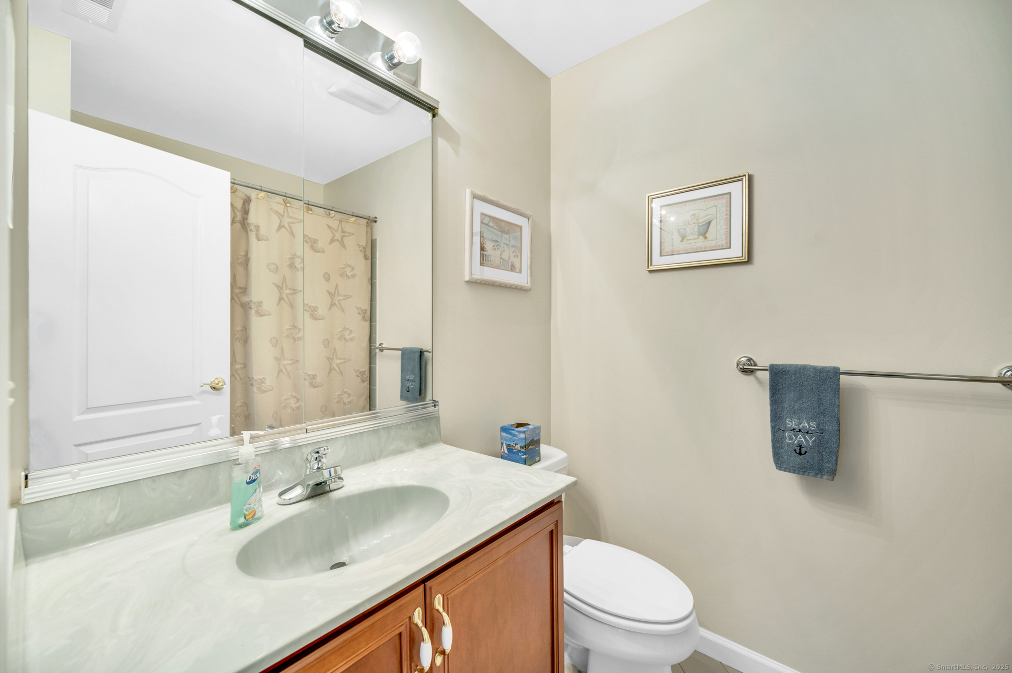 North Haven, Connecticut 06473, United States, 3 Bedrooms Bedrooms, ,3 BathroomsBathrooms,Residential,Active,178441