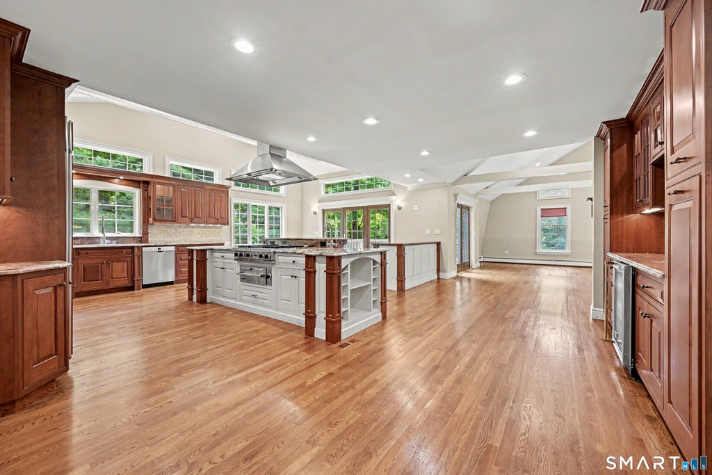 Photo of 8 Indian Rock Place, Wilton, CT 06897 (MLS # 24195476)