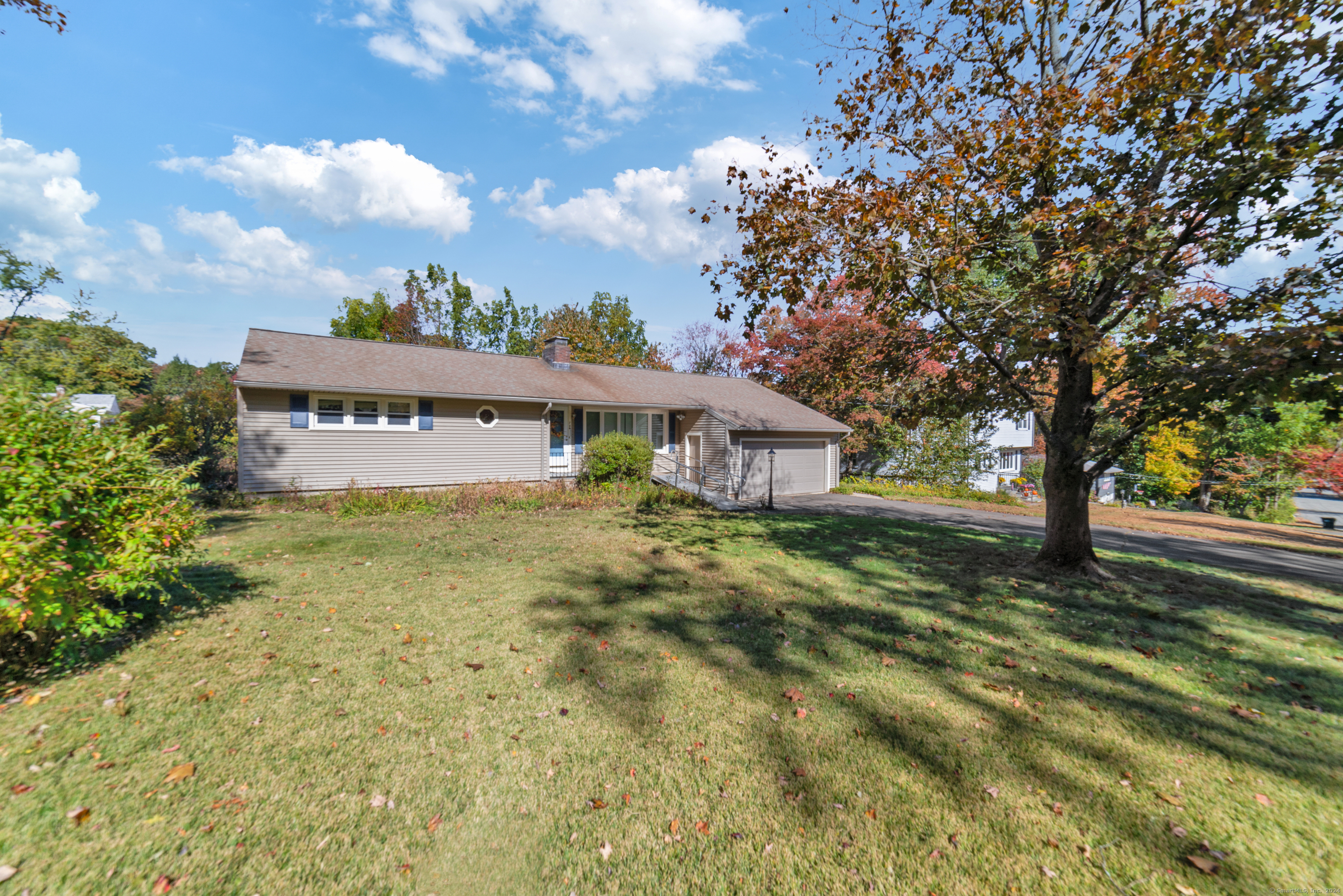 74 E Ridge Drive, Middlebury, Connecticut image 1