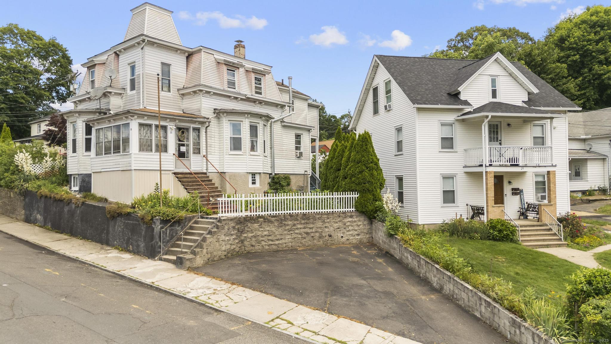 33 Aetna Street