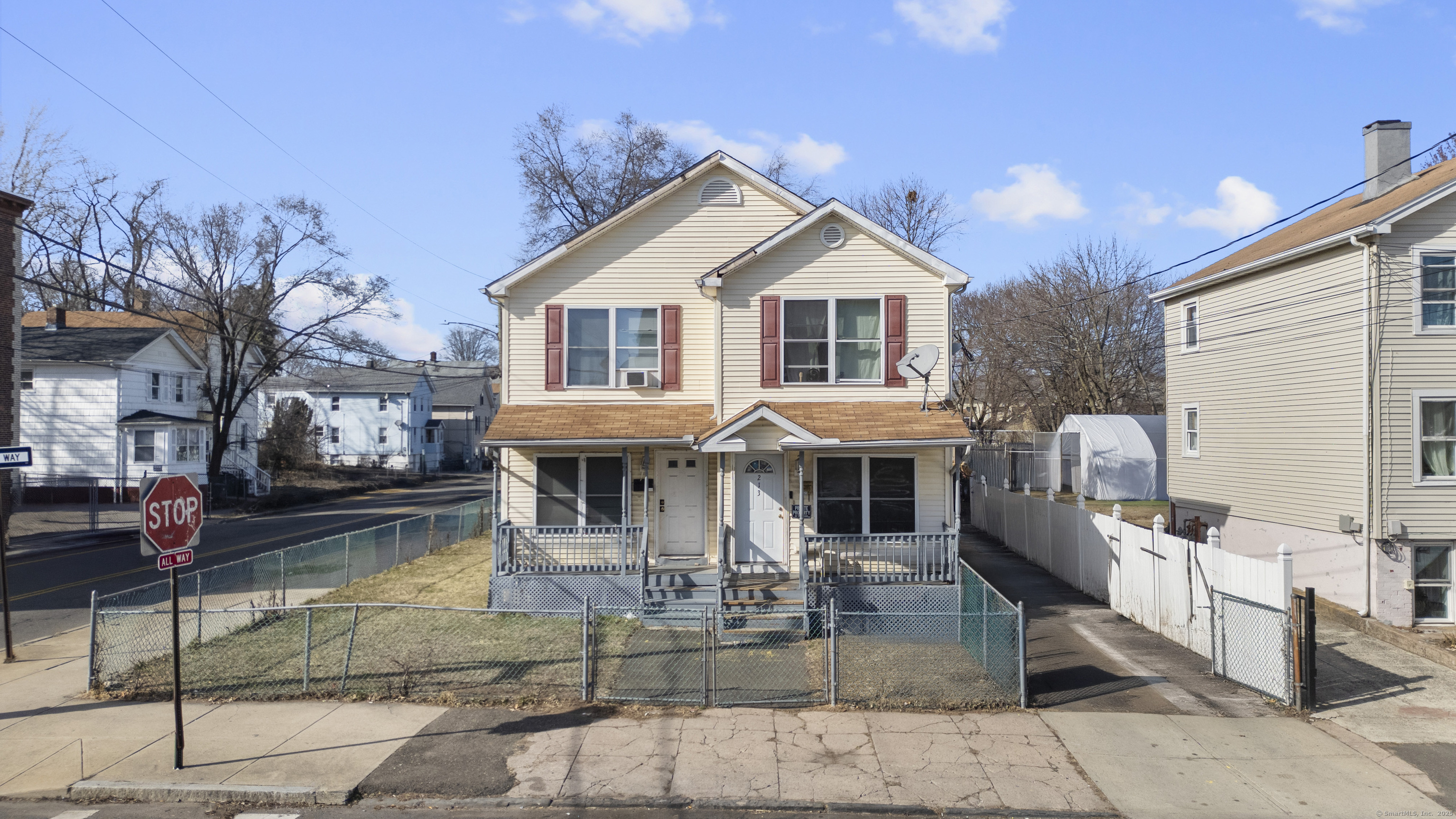 Property for Sale at Pine Street, New Haven, Connecticut - Bedrooms: 6 
Bathrooms: 3 
Rooms: 13  - $399,900