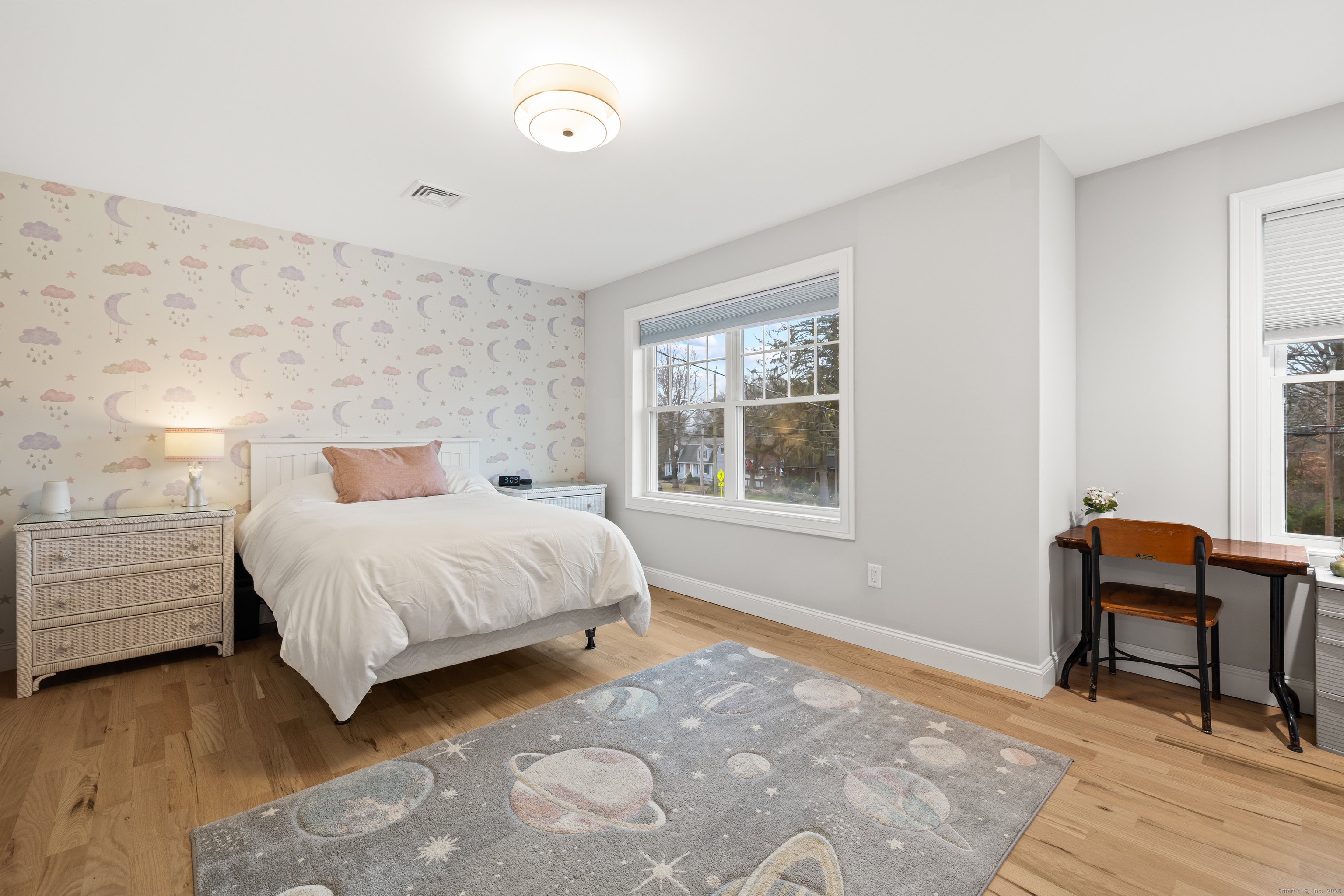 Newington, Connecticut 06111, United States, 3 Bedrooms Bedrooms, ,3 BathroomsBathrooms,Residential,Pending,251364