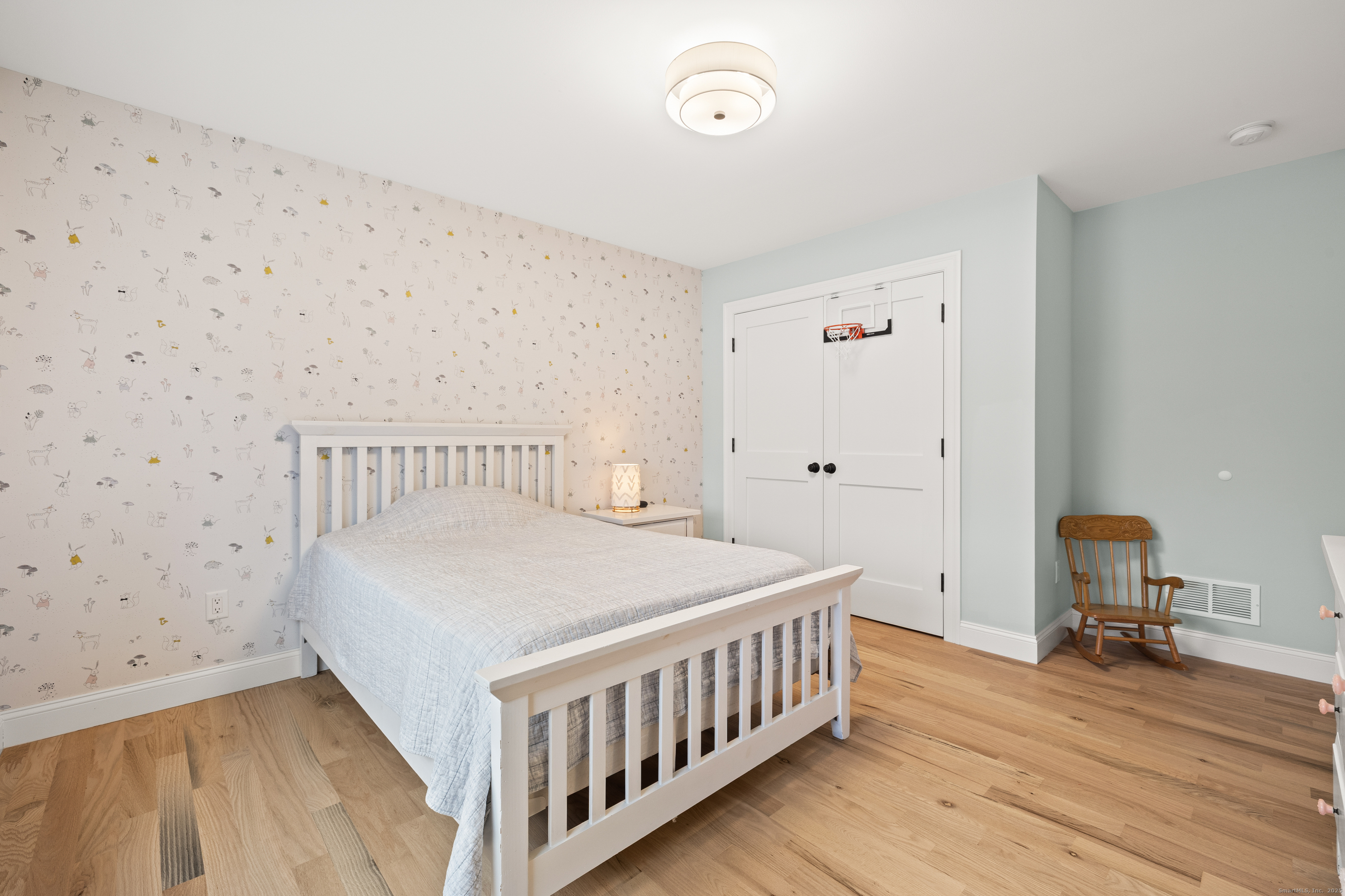 Newington, Connecticut 06111, United States, 3 Bedrooms Bedrooms, ,3 BathroomsBathrooms,Residential,Pending,251364