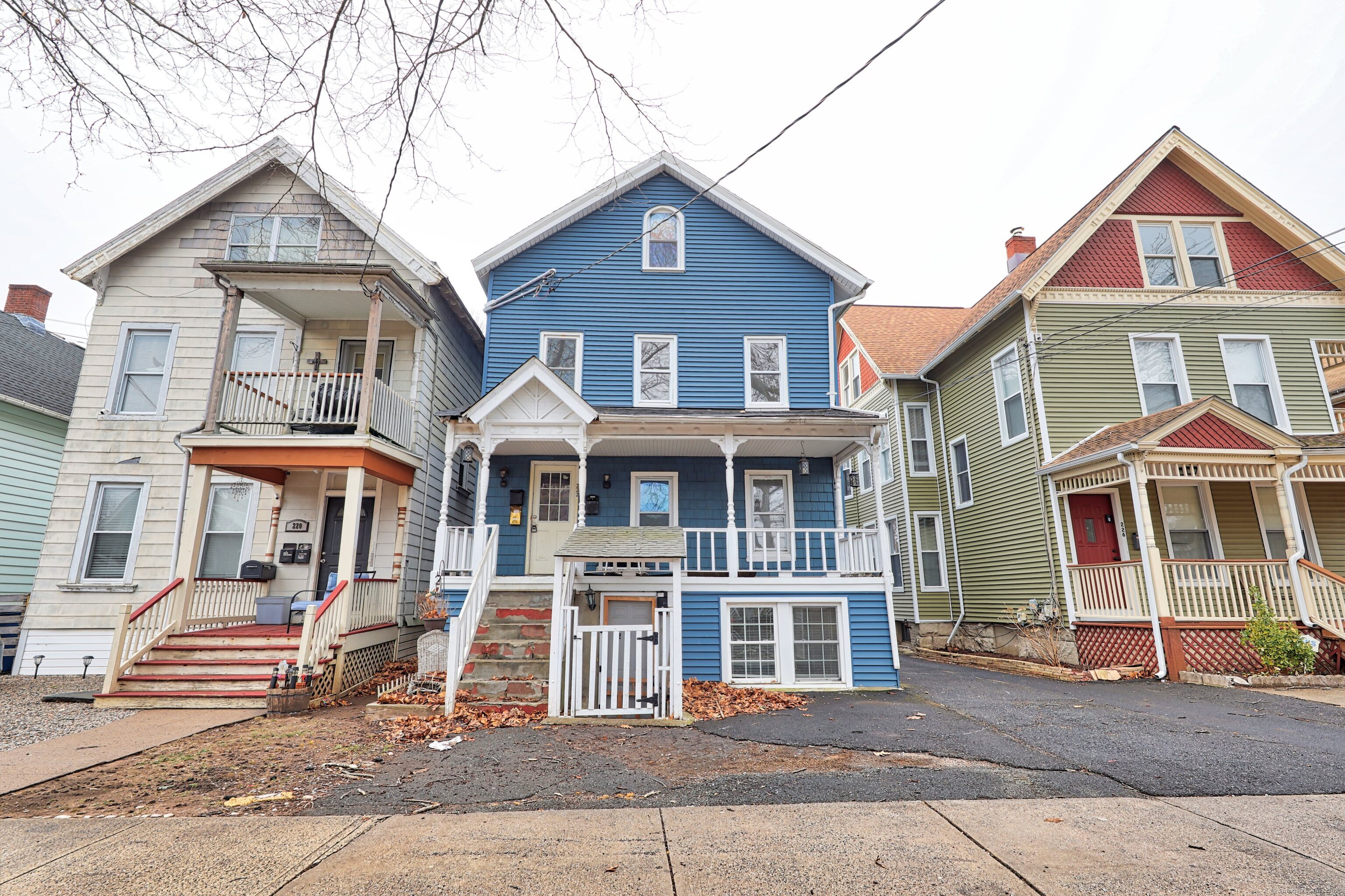Property for Sale at Howard Avenue, New Haven, Connecticut - Bedrooms: 5 
Bathrooms: 3 
Rooms: 12  - $475,000