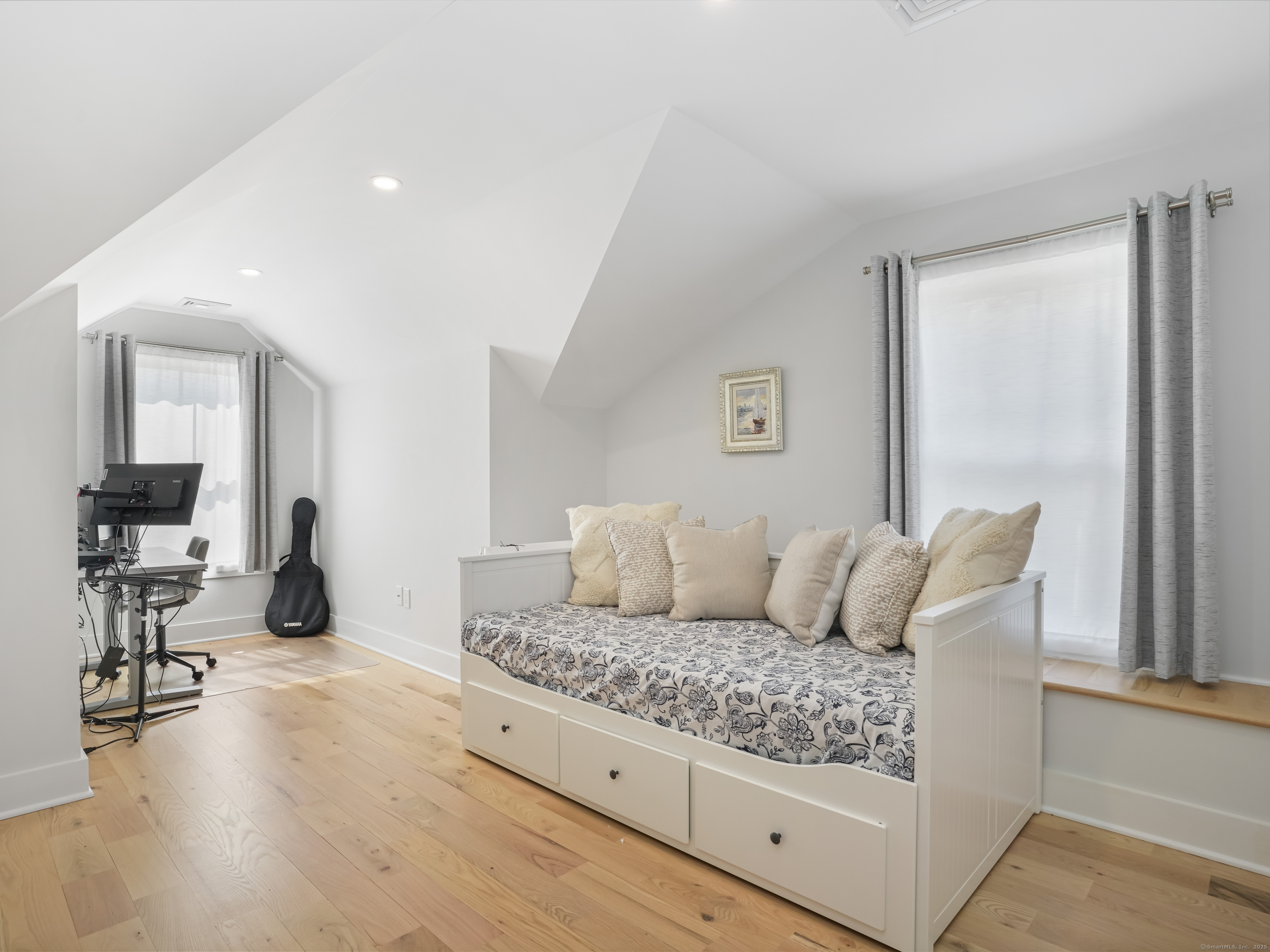 Norwalk, Connecticut 06855, United States, 3 Bedrooms Bedrooms, ,4 BathroomsBathrooms,Residential,Active,155326