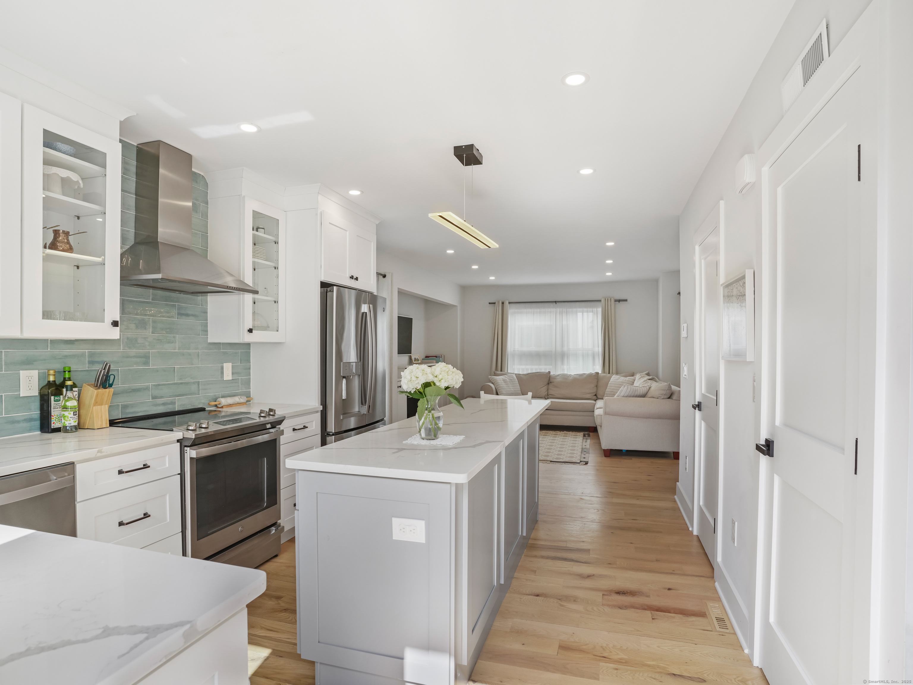 Norwalk, Connecticut 06855, United States, 3 Bedrooms Bedrooms, ,4 BathroomsBathrooms,Residential,Active,155326