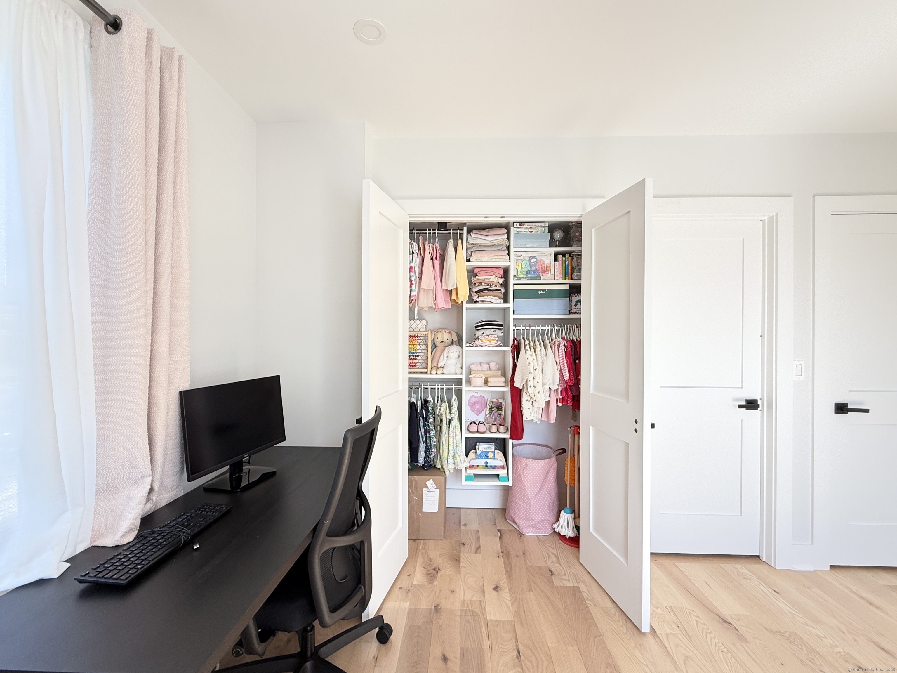 Norwalk, Connecticut 06855, United States, 3 Bedrooms Bedrooms, ,4 BathroomsBathrooms,Residential,Active,155326