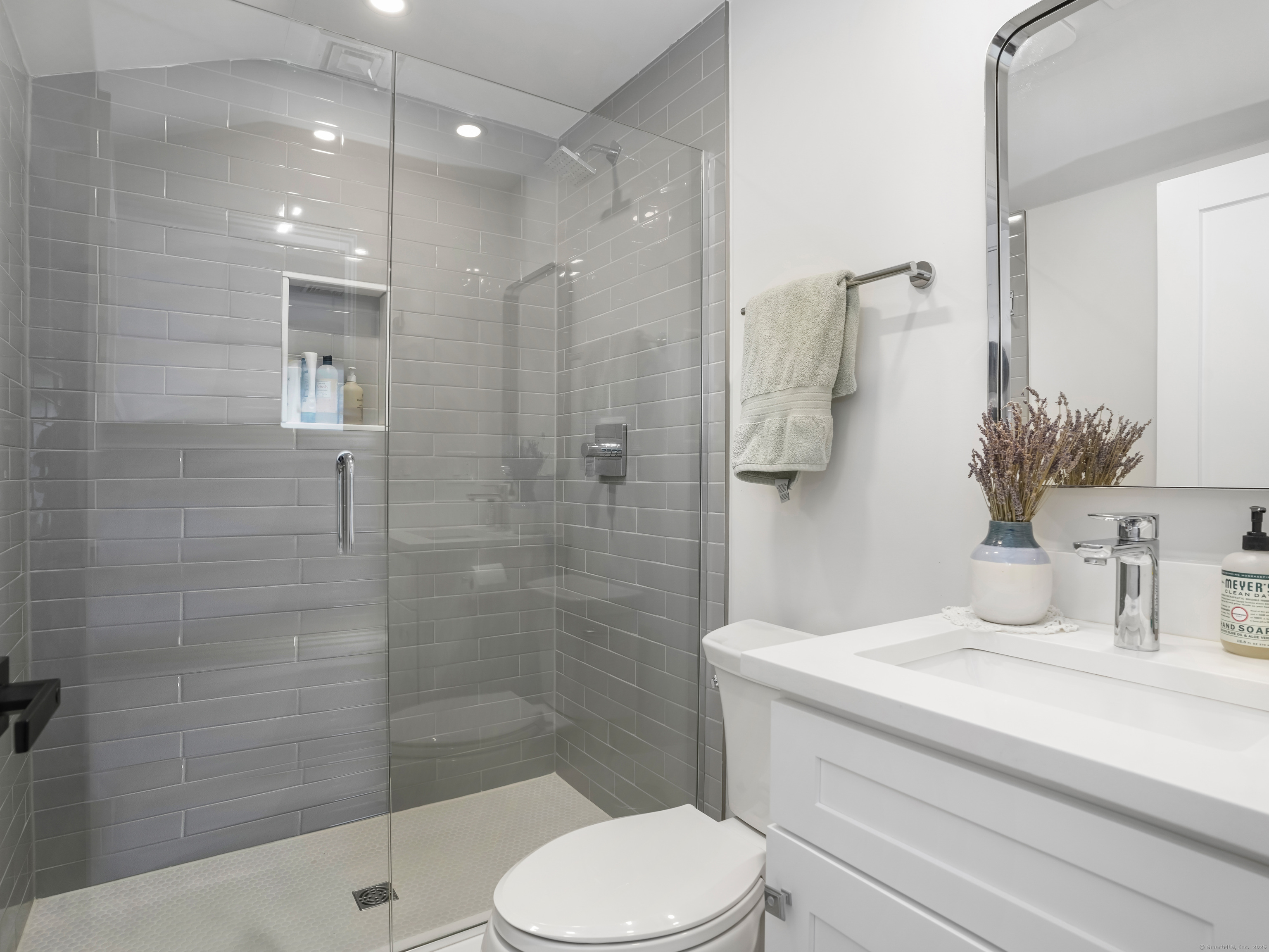 Norwalk, Connecticut 06855, United States, 3 Bedrooms Bedrooms, ,4 BathroomsBathrooms,Residential,Active,155326