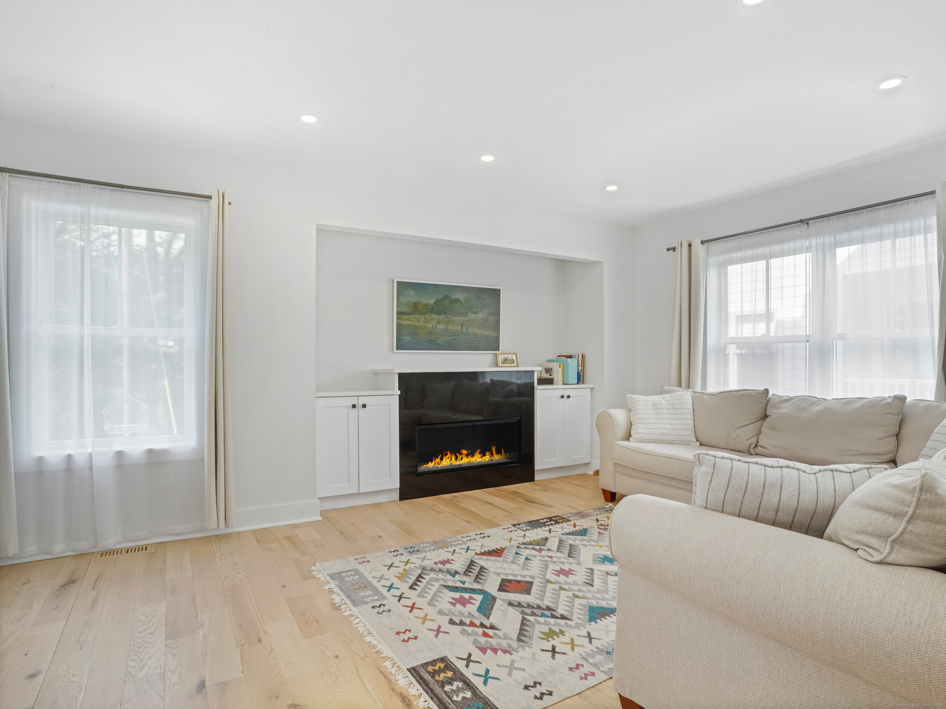 Norwalk, Connecticut 06855, United States, 3 Bedrooms Bedrooms, ,4 BathroomsBathrooms,Residential,Active,155326