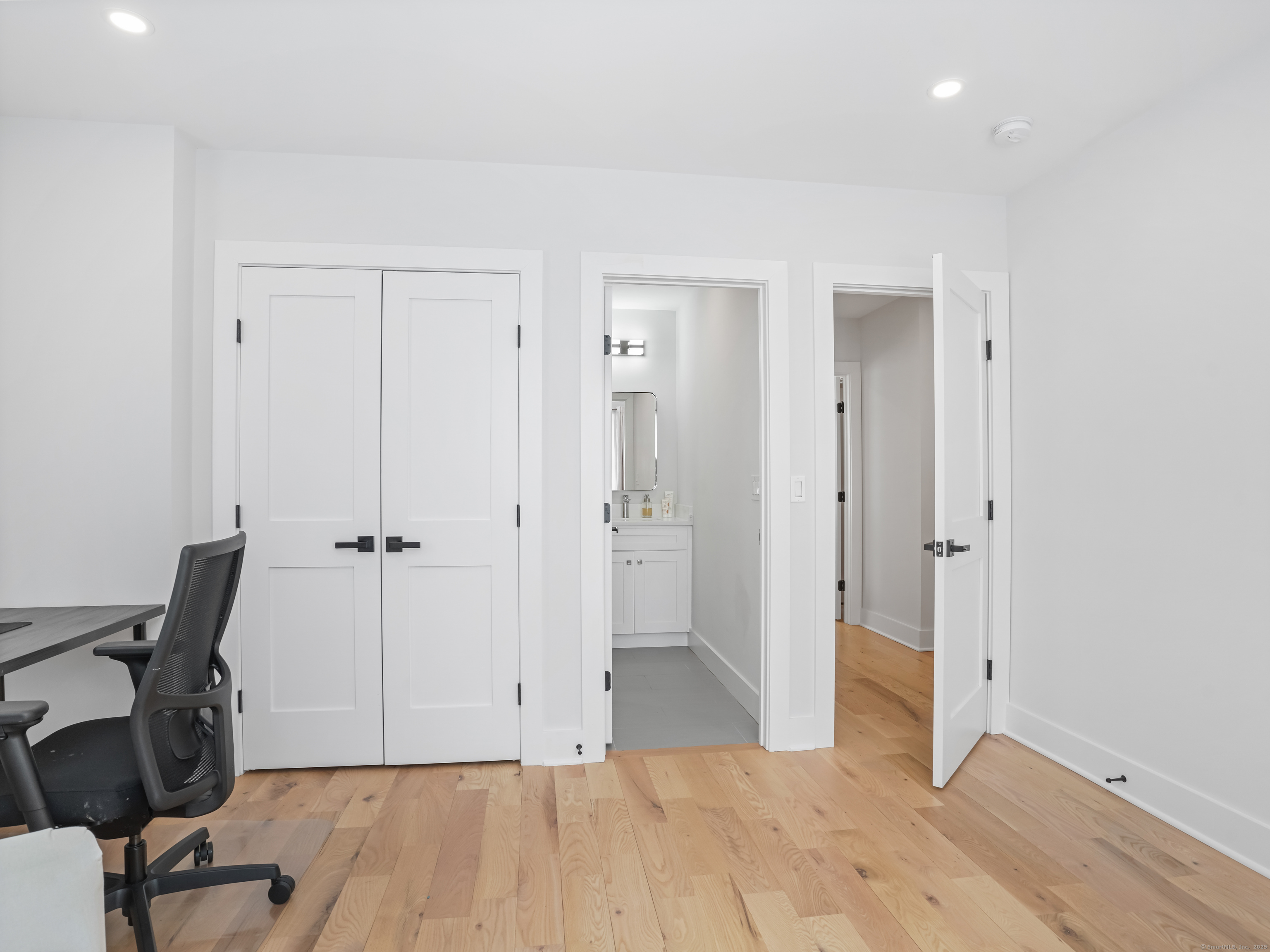 Norwalk, Connecticut 06855, United States, 3 Bedrooms Bedrooms, ,4 BathroomsBathrooms,Residential,Active,155326