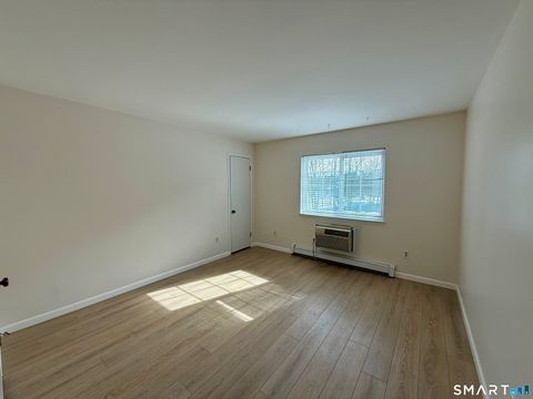 Tiny photo for 2955 Madison Avenue #APT 4, Bridgeport, CT 06606 (MLS # 24153139)
