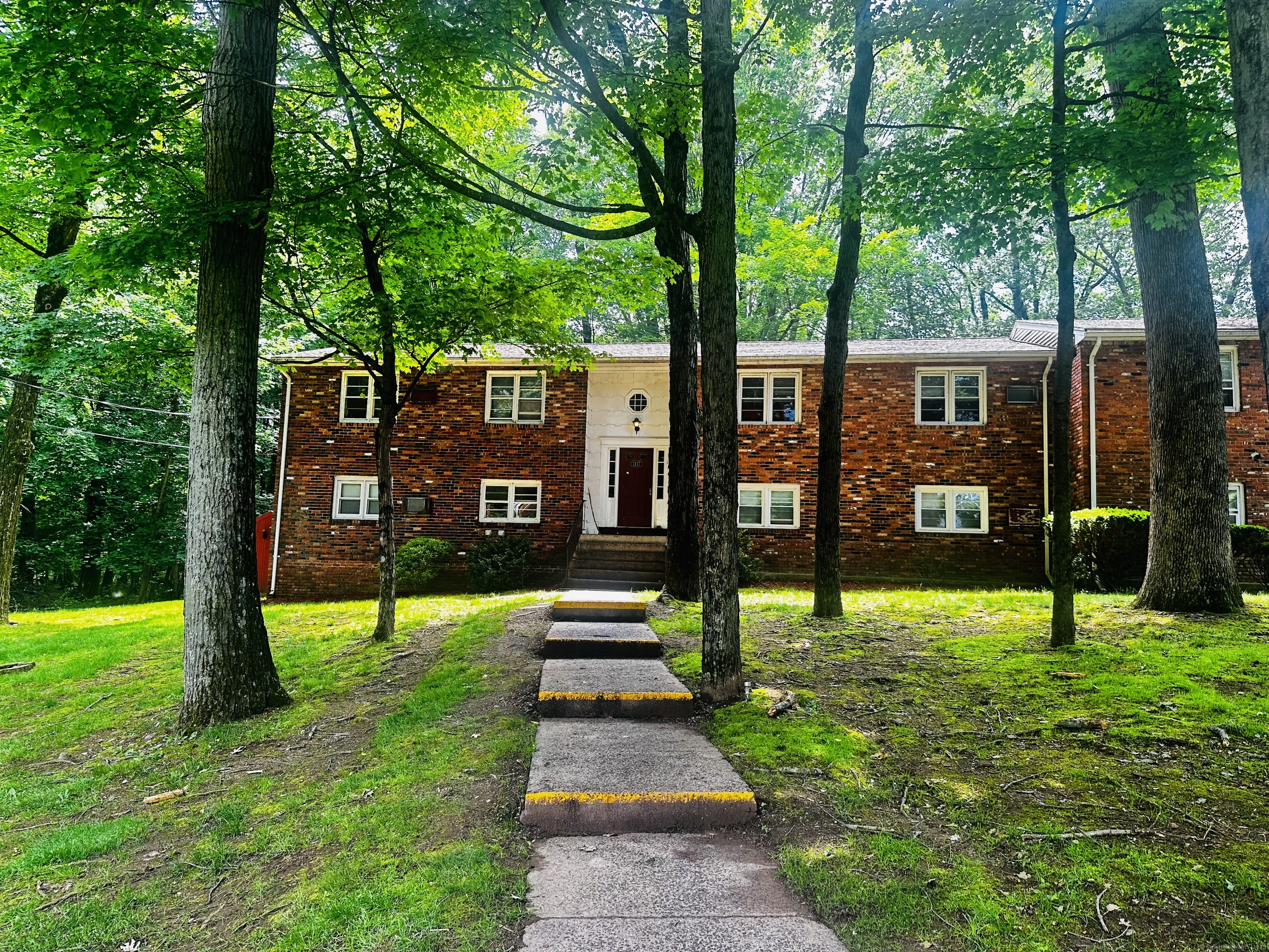 Rental Property at Waterbury Road Apt 1A, Cheshire, Connecticut - Bedrooms: 1 
Bathrooms: 1 
Rooms: 3  - $1,600 MO.